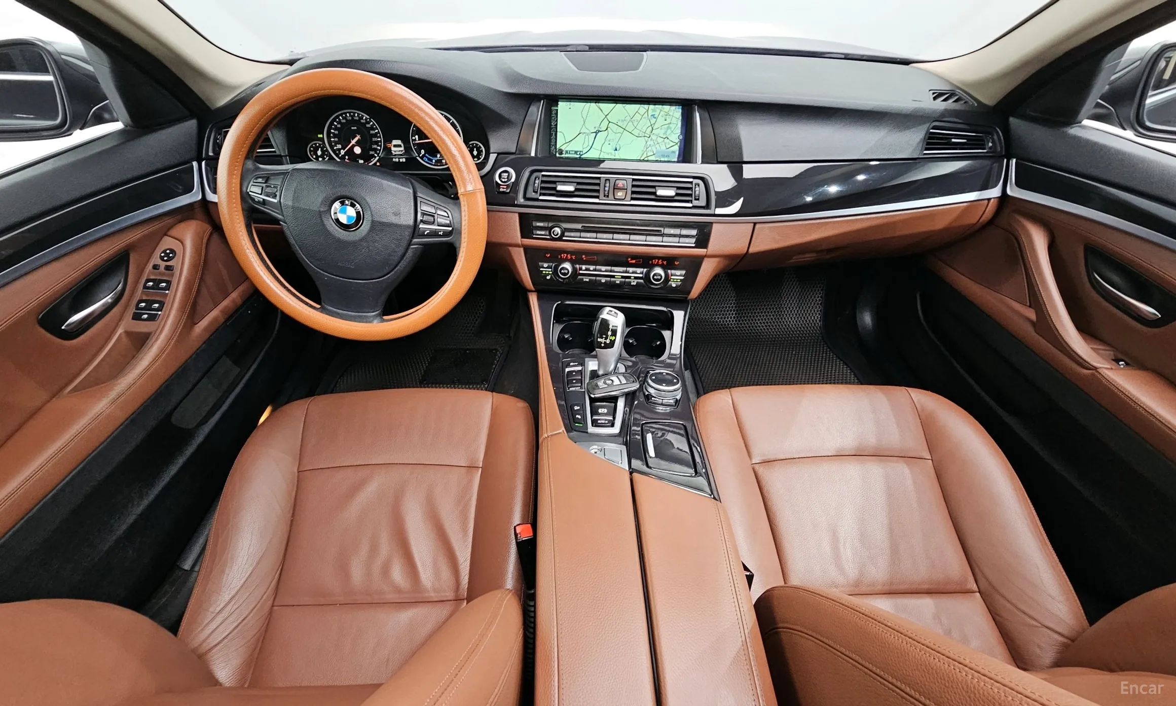 BMW 5 Series (F10) превью 4