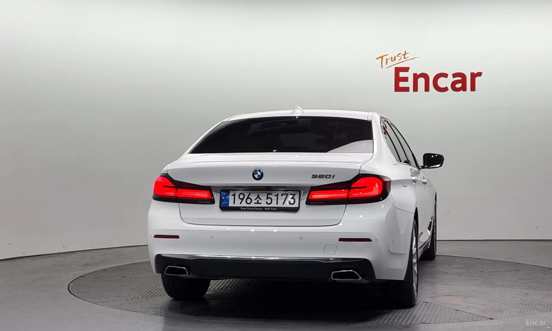 BMW 5 Series (G30) превью 3