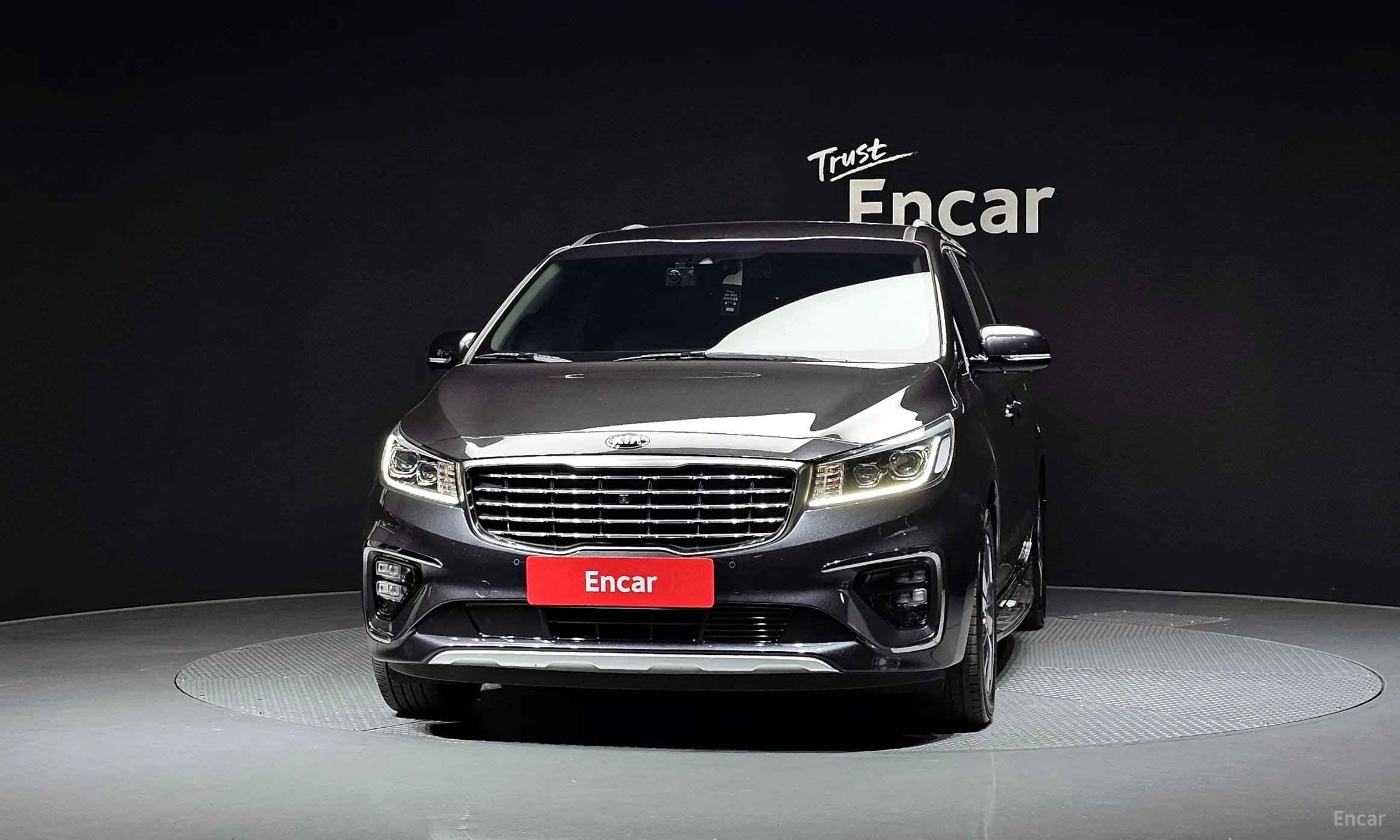 Kia Carnival превью 2