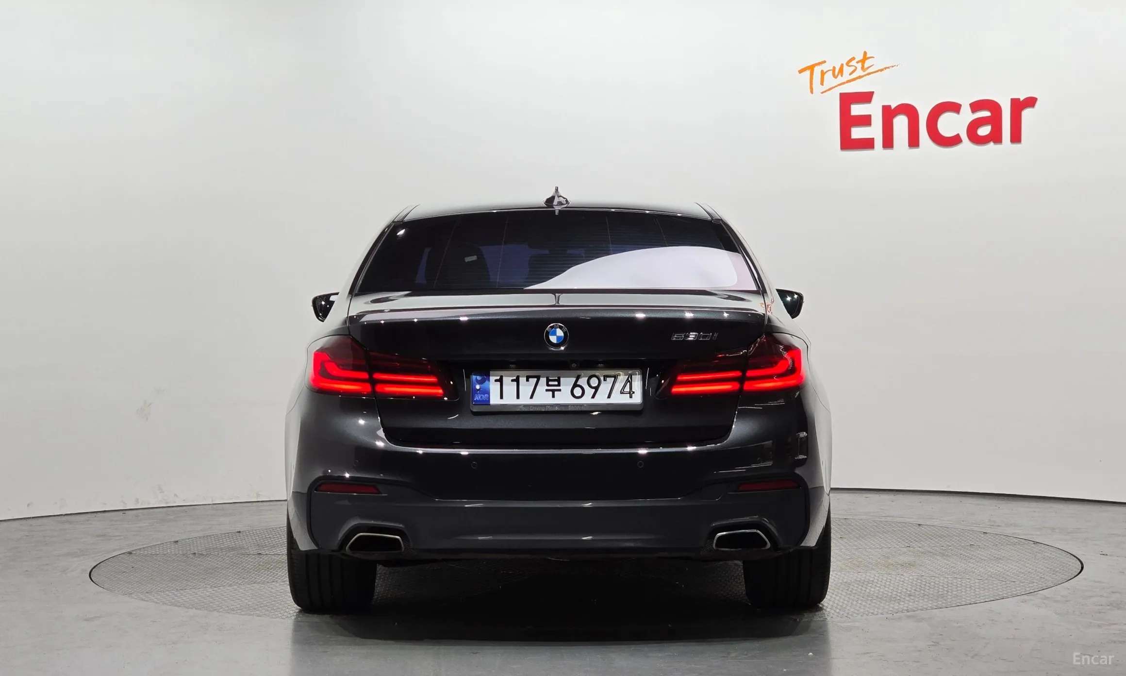 BMW 5 Series (G30) превью 3