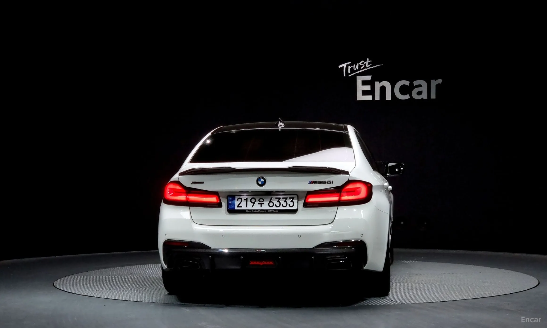 BMW 5 Series (G30) превью 3