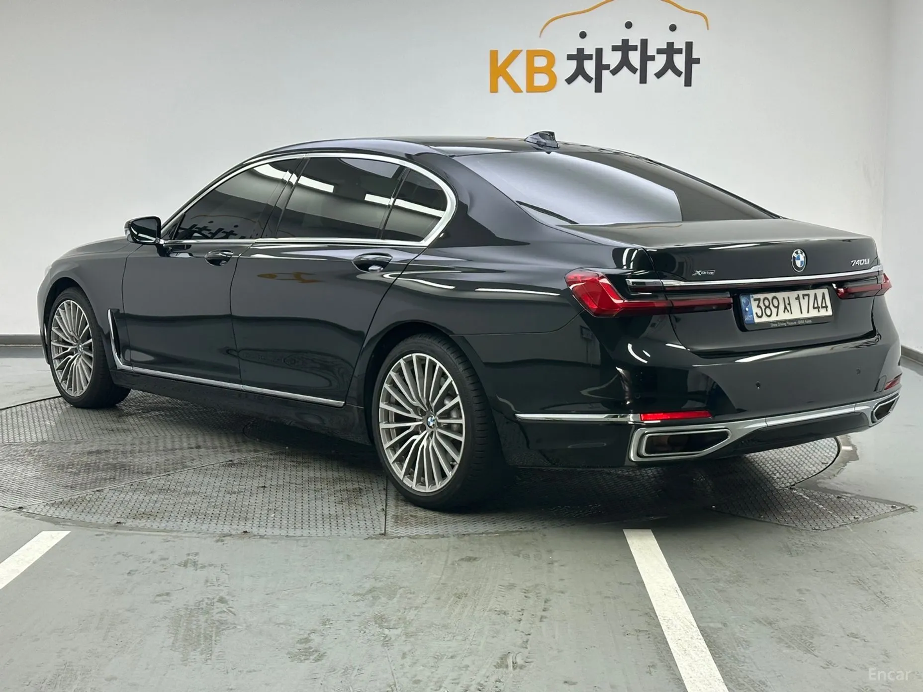 BMW 7 Series (G11) превью 2