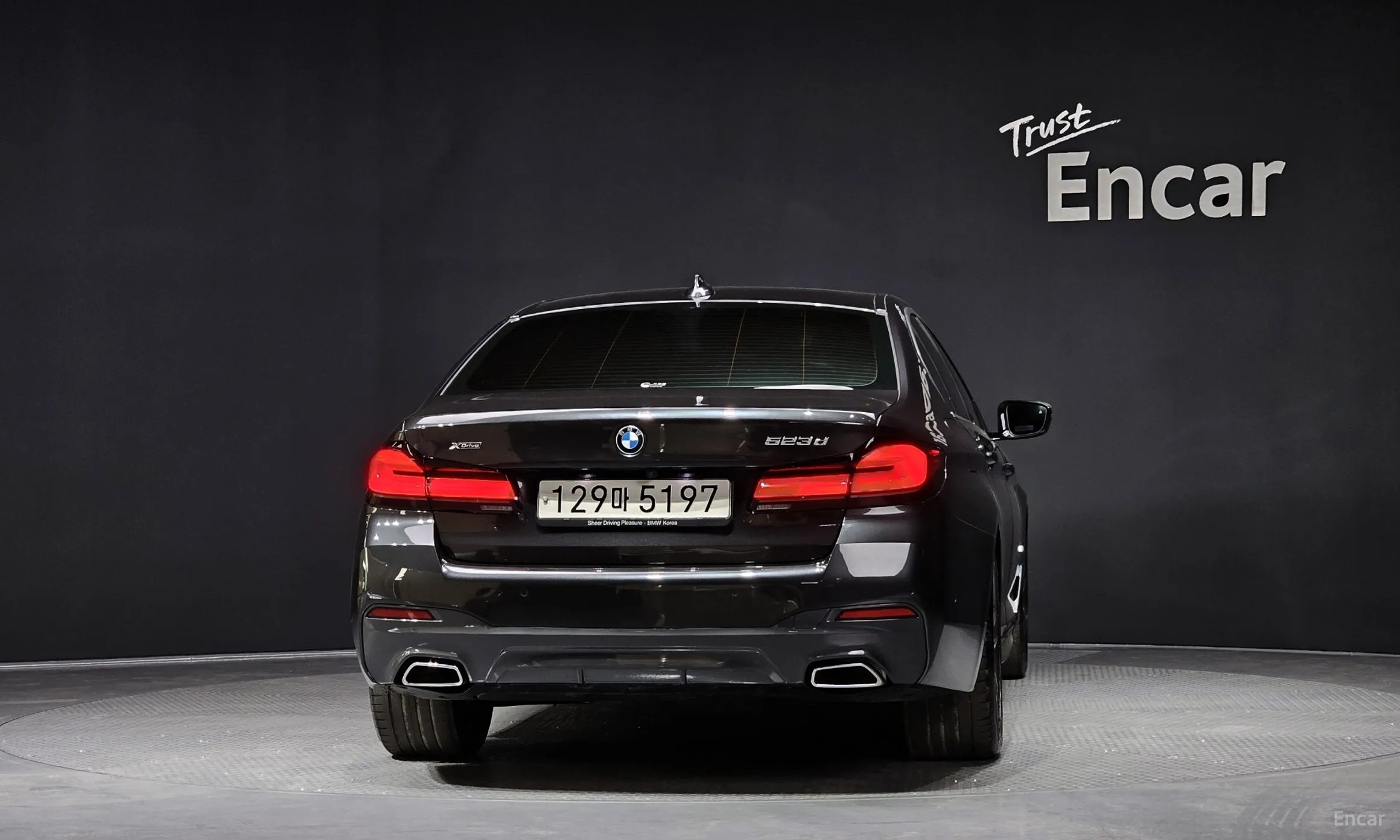 BMW 5 Series (G30) превью 3