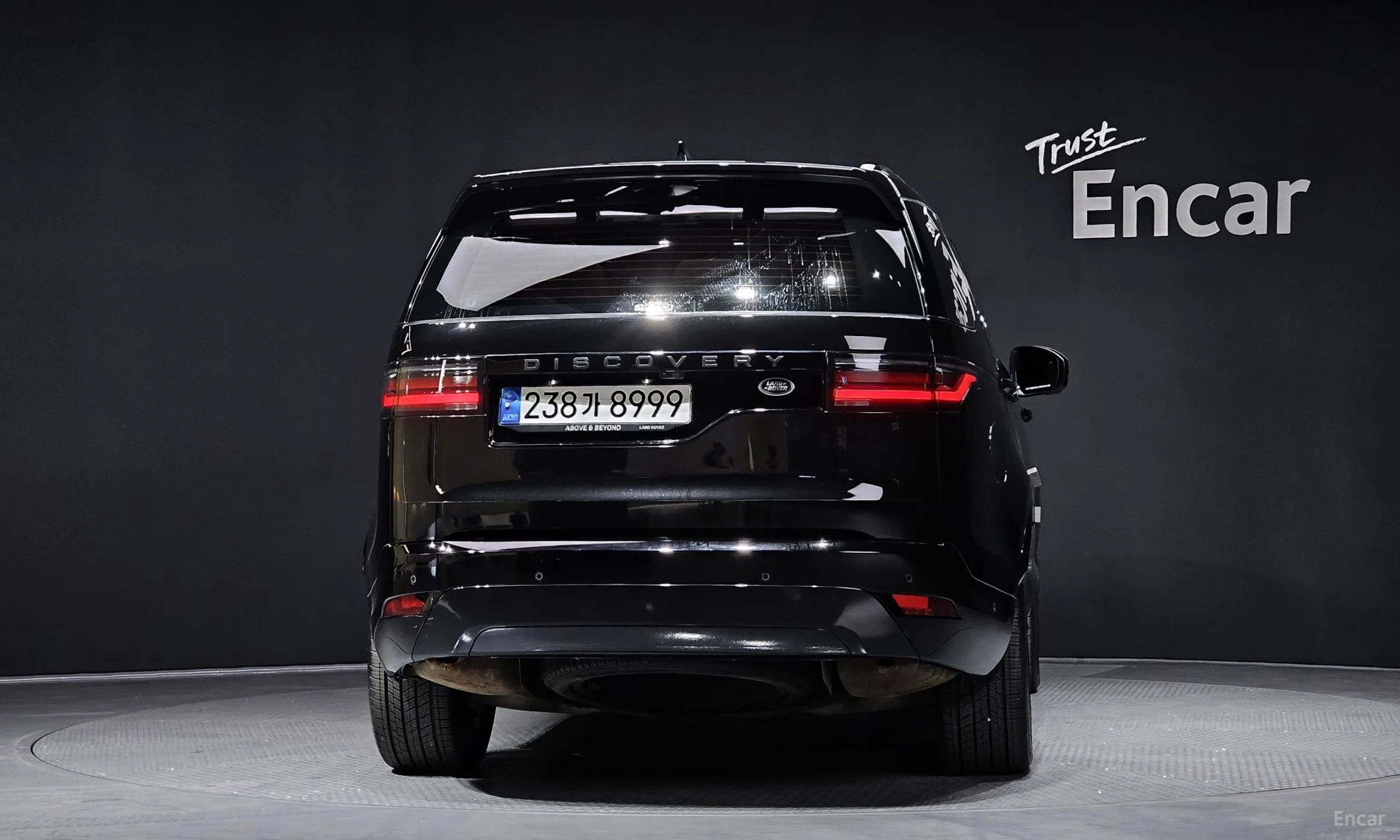 Land Rover Discovery 5 превью 3