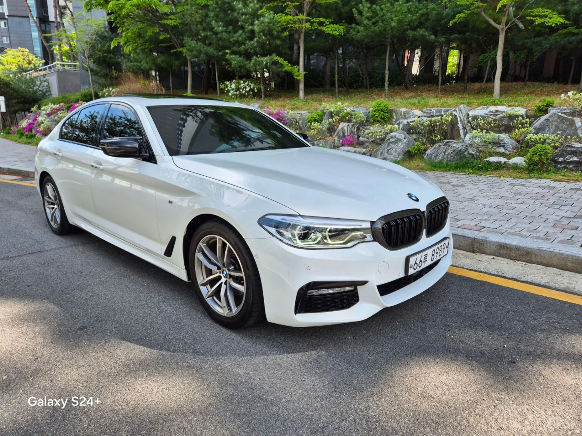 BMW 5 Series (G30) превью 2