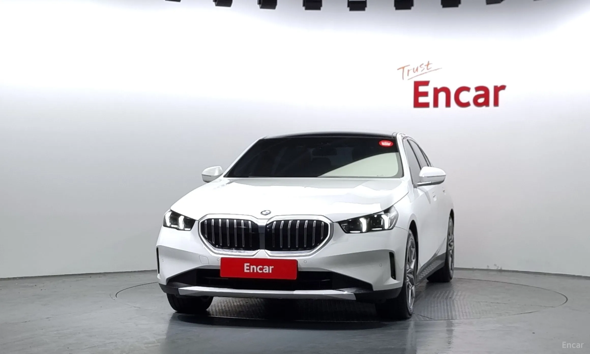 BMW 5 Series (G60)