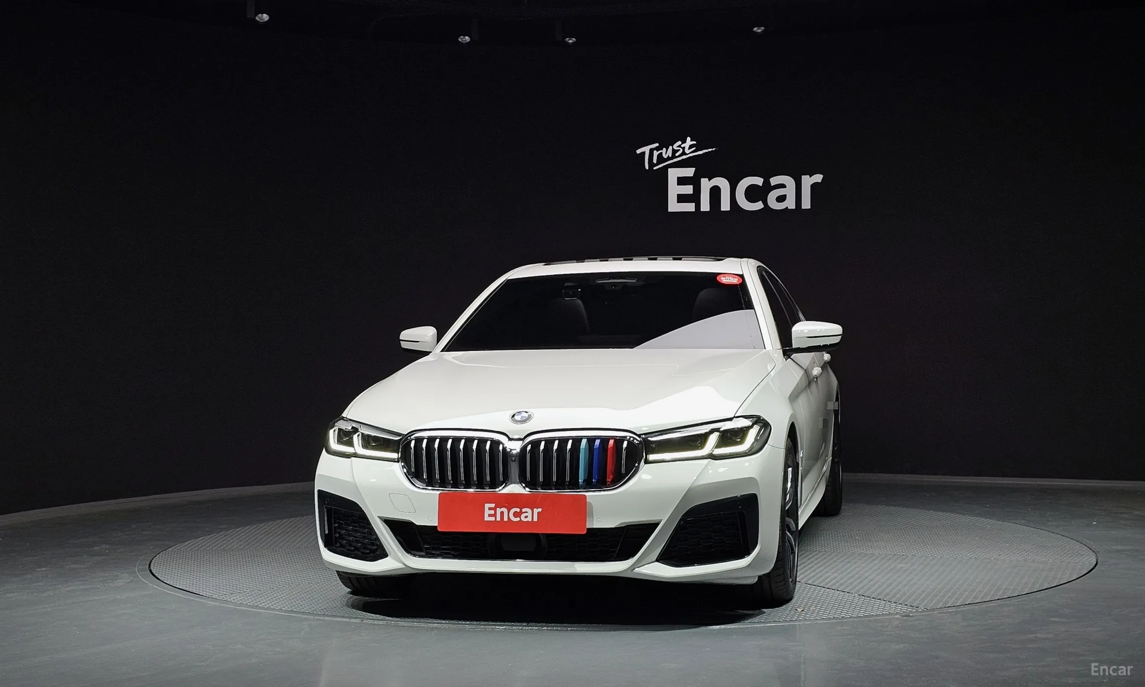 BMW 5 Series (G30) превью 2