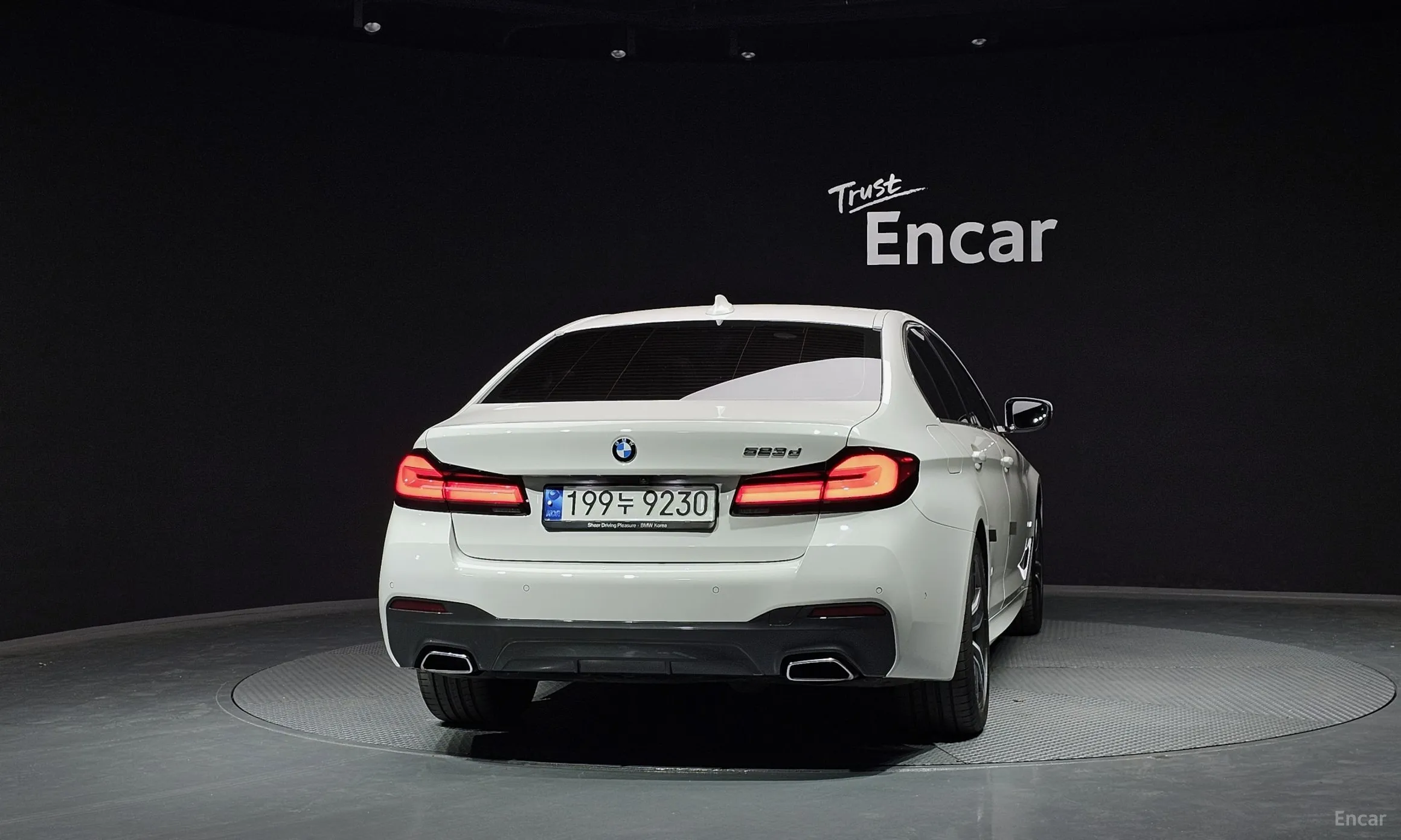 BMW 5 Series (G30) превью 3