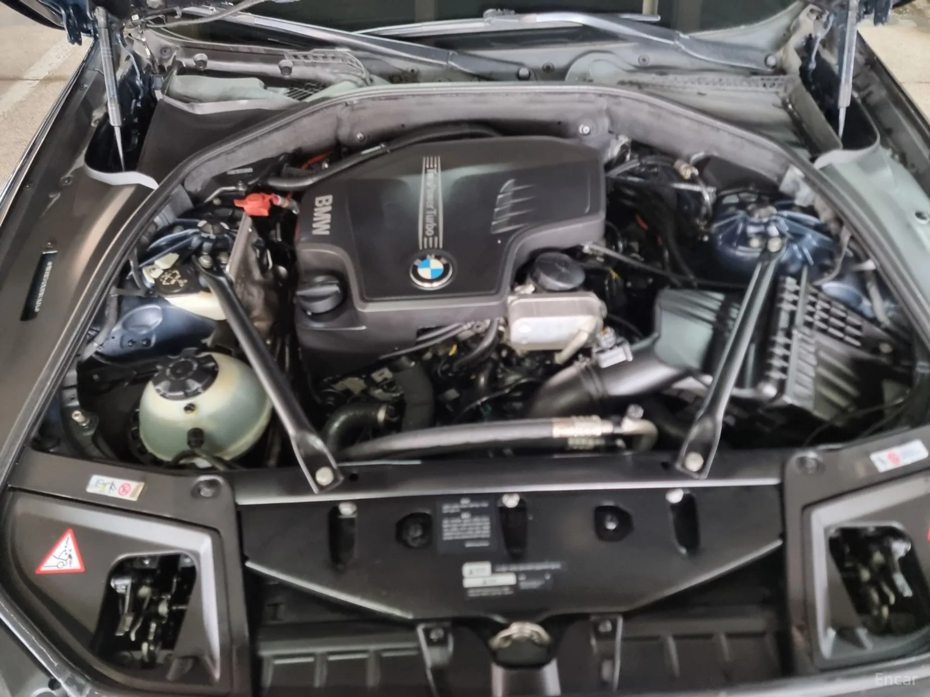 BMW 5 Series (F10) превью 4