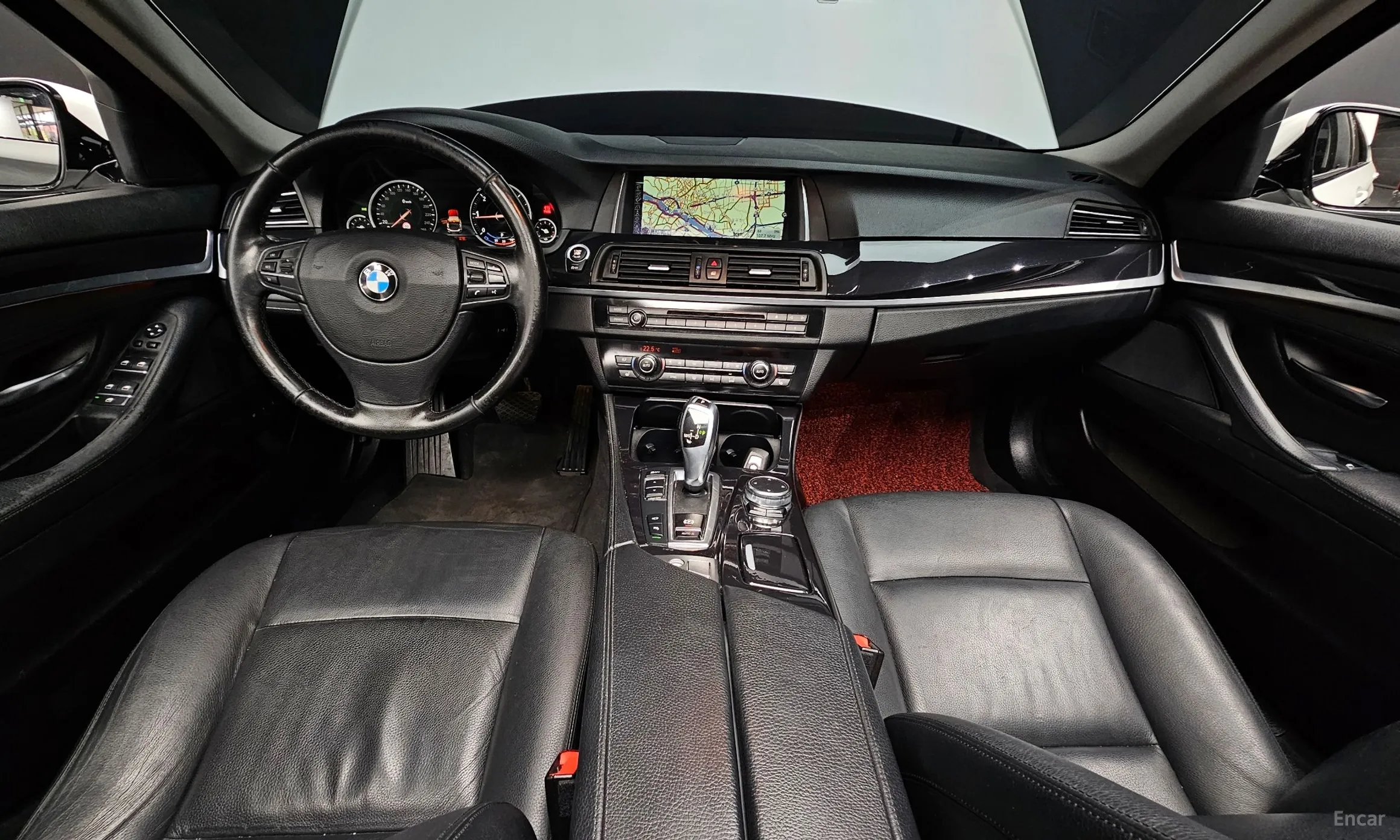 BMW 5 Series (F10) превью 4