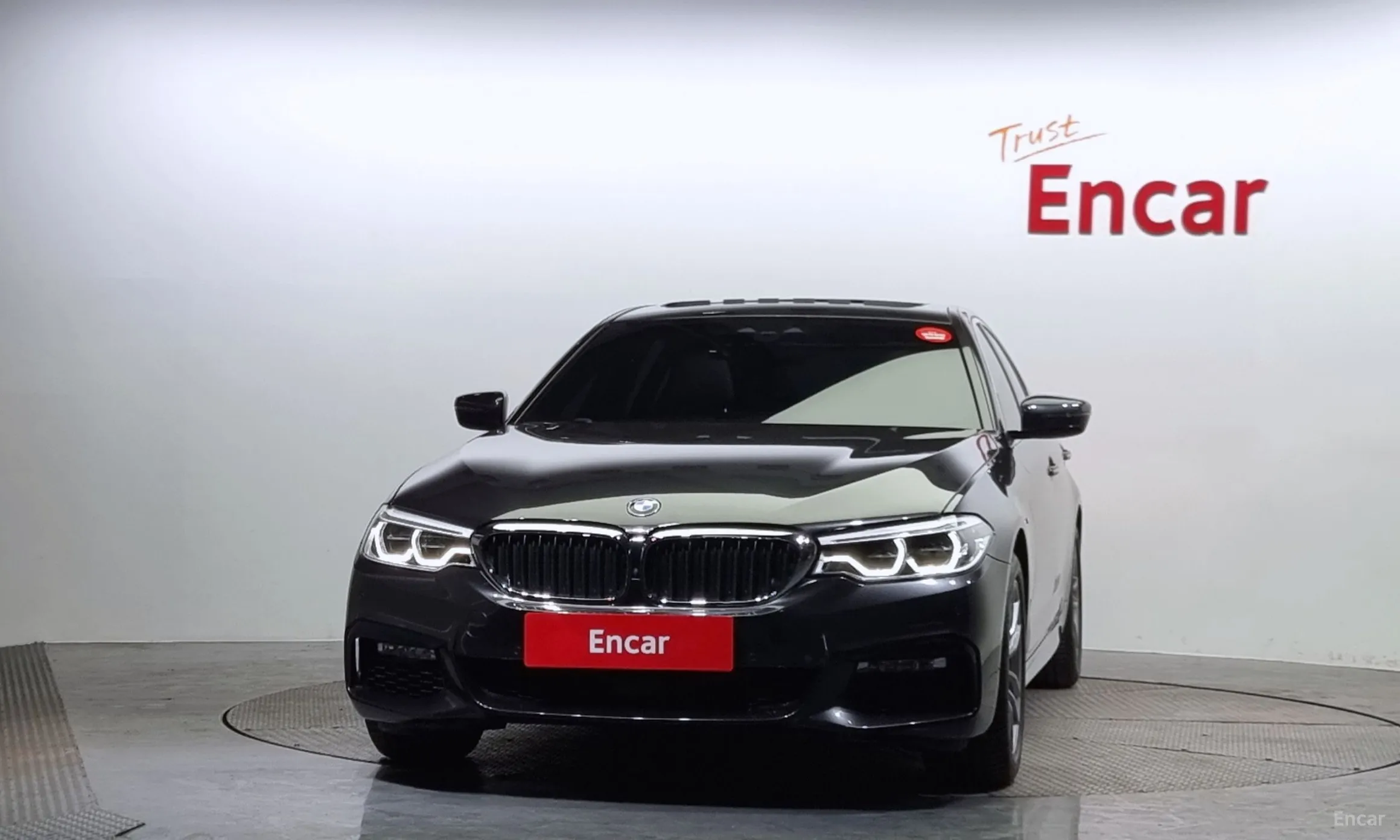 BMW 5 Series (G30) превью 2