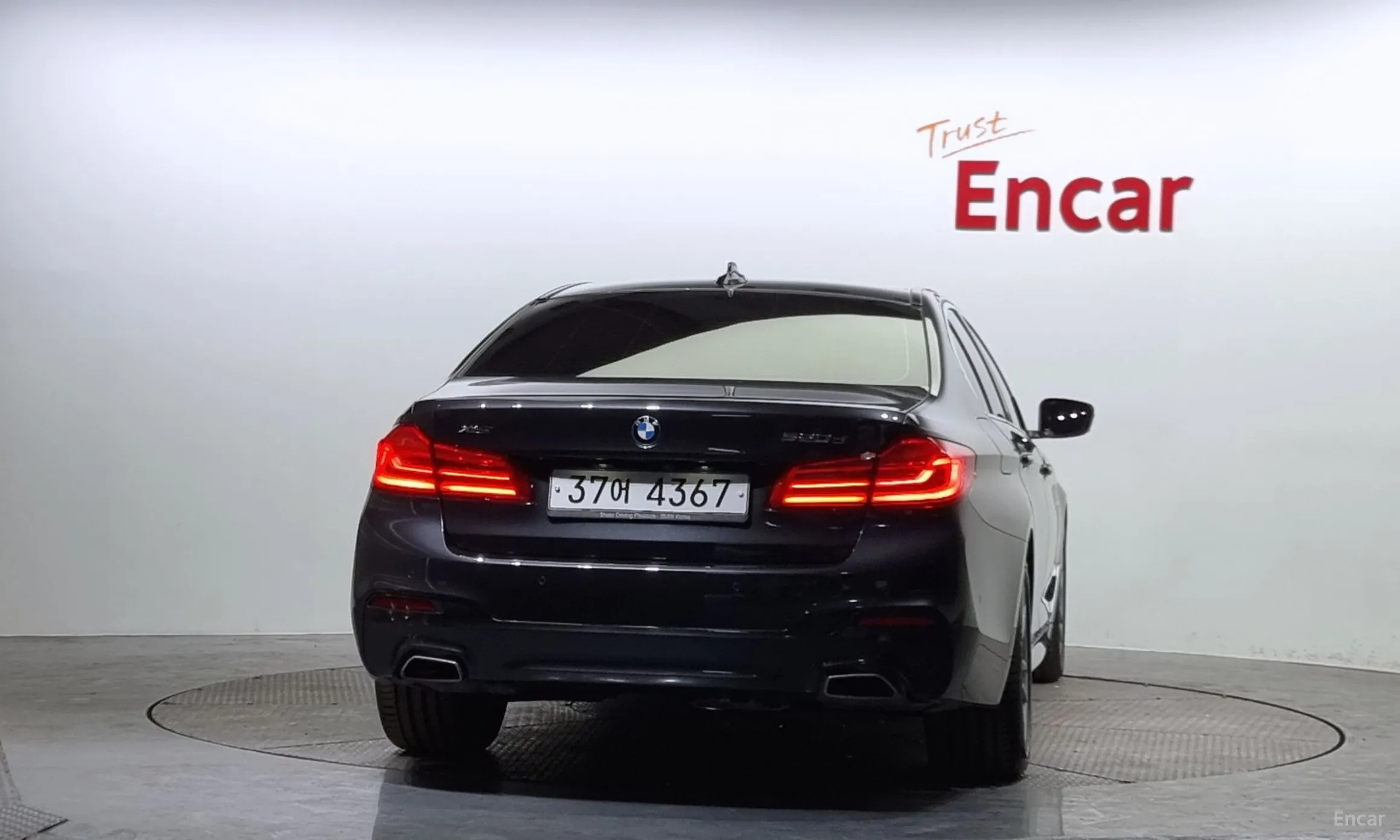 BMW 5 Series (G30) превью 3
