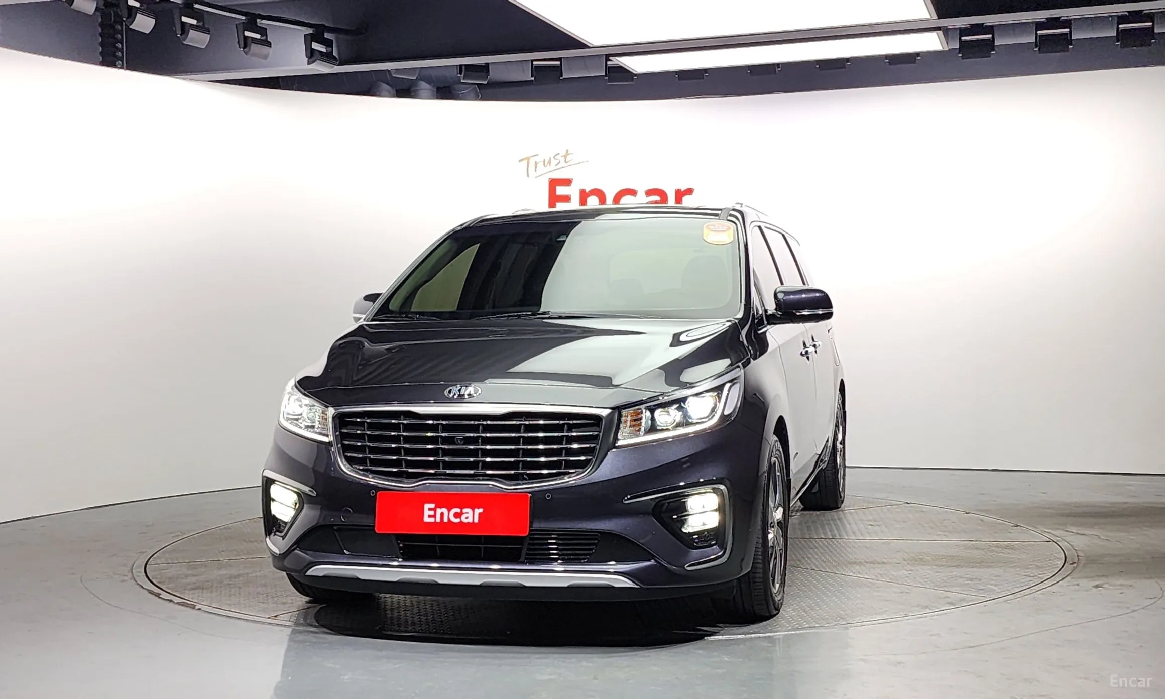 Kia Carnival превью 2