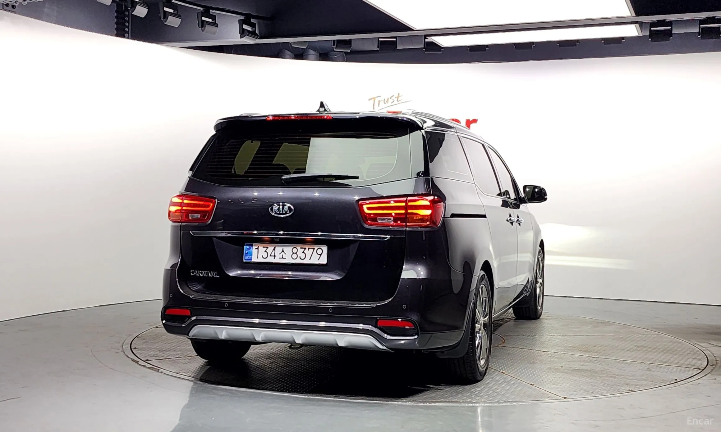 Kia Carnival превью 3