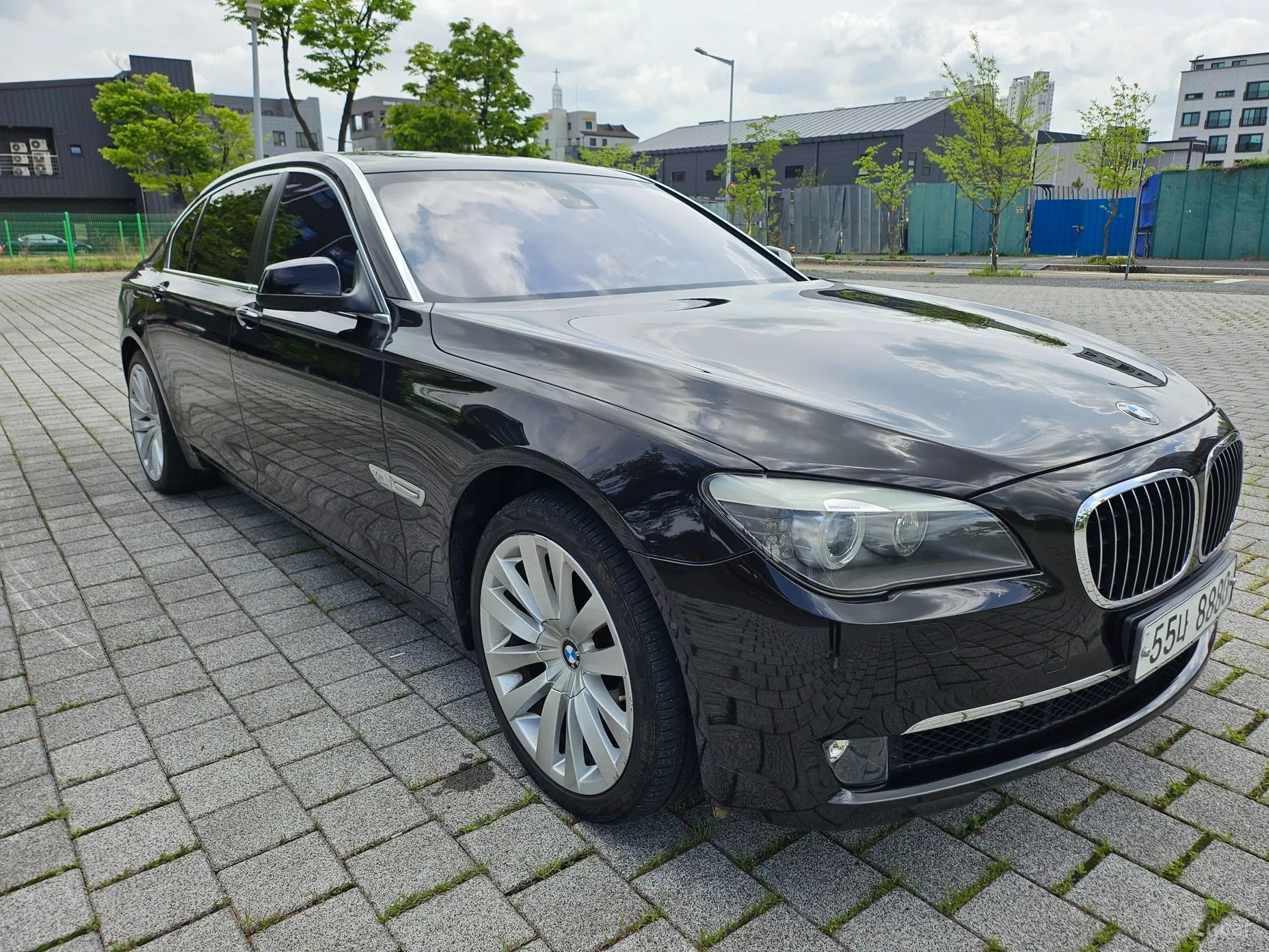 BMW 7 Series (F01)