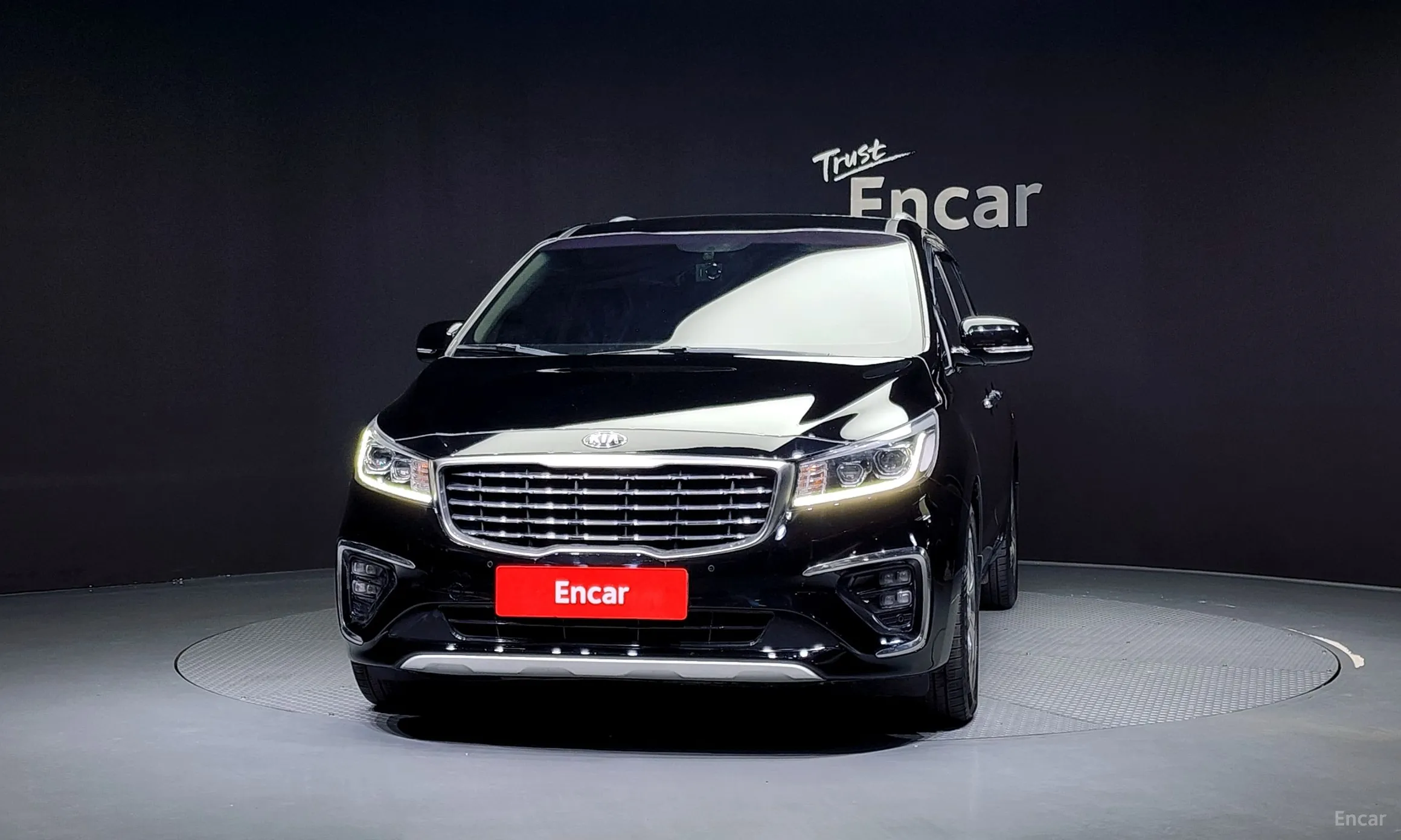 Kia Carnival превью 2