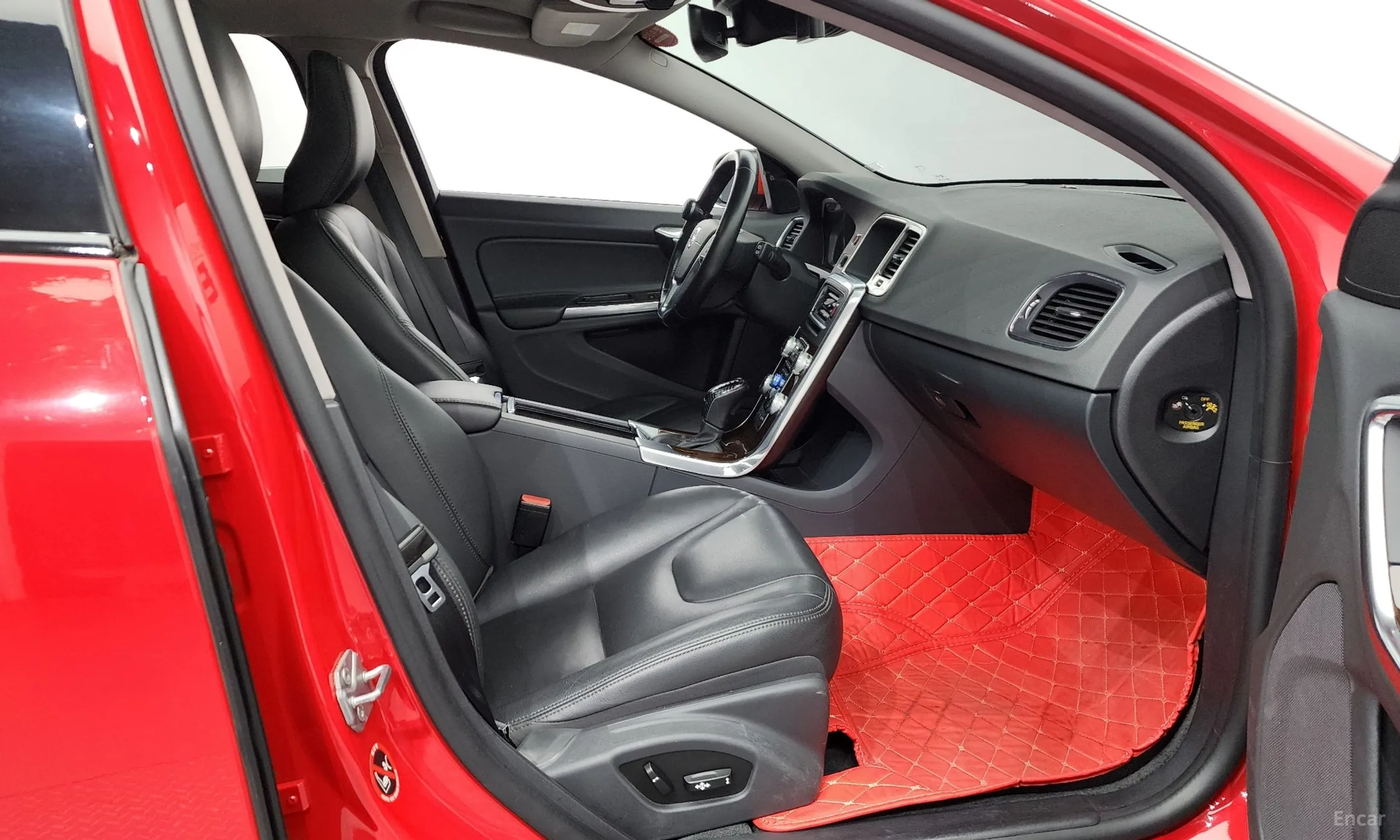 Volvo V60 превью 11