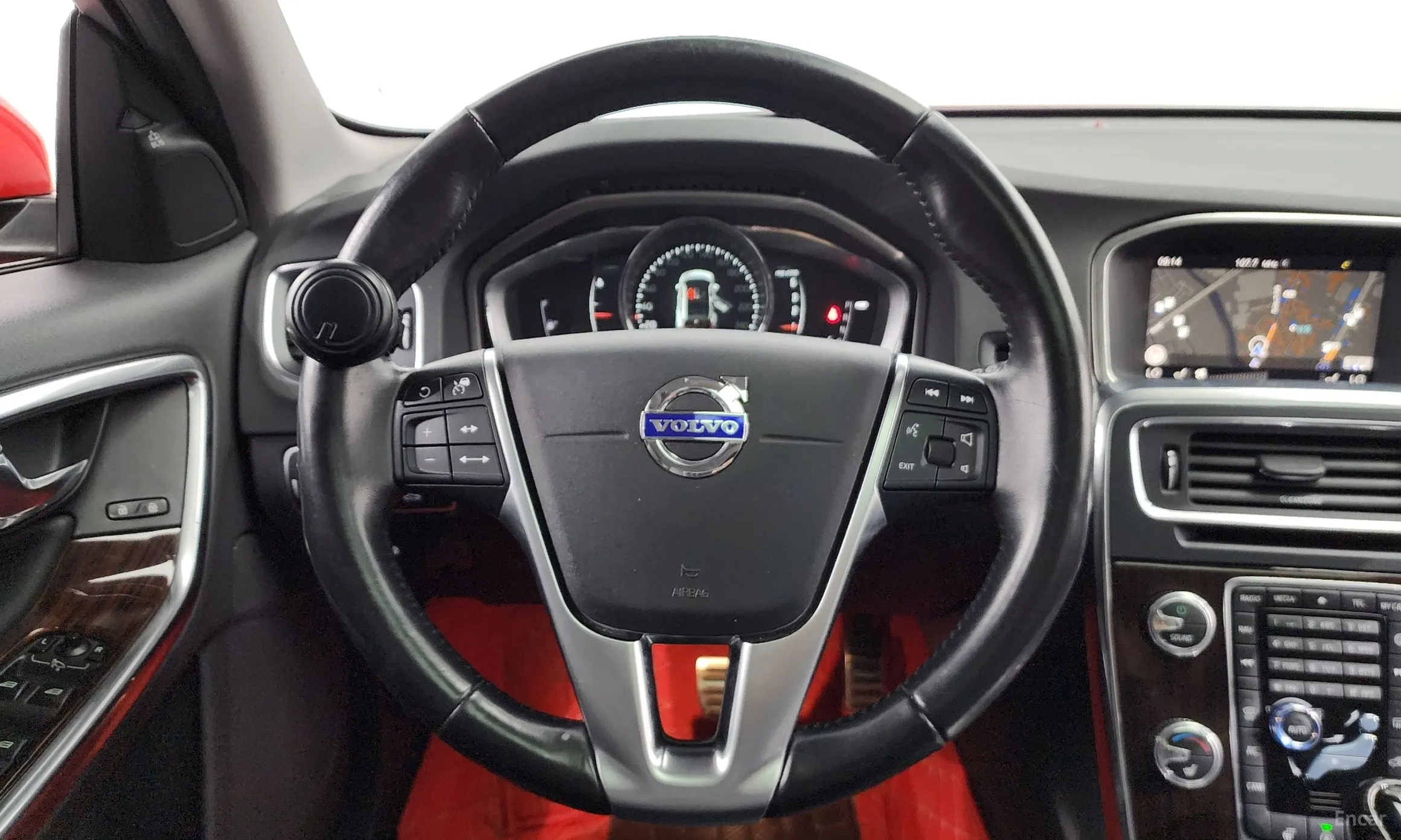 Volvo V60 превью 13