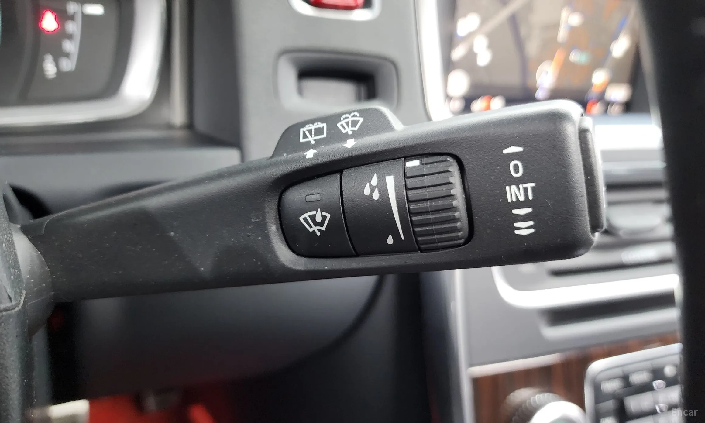 Volvo V60 превью 15