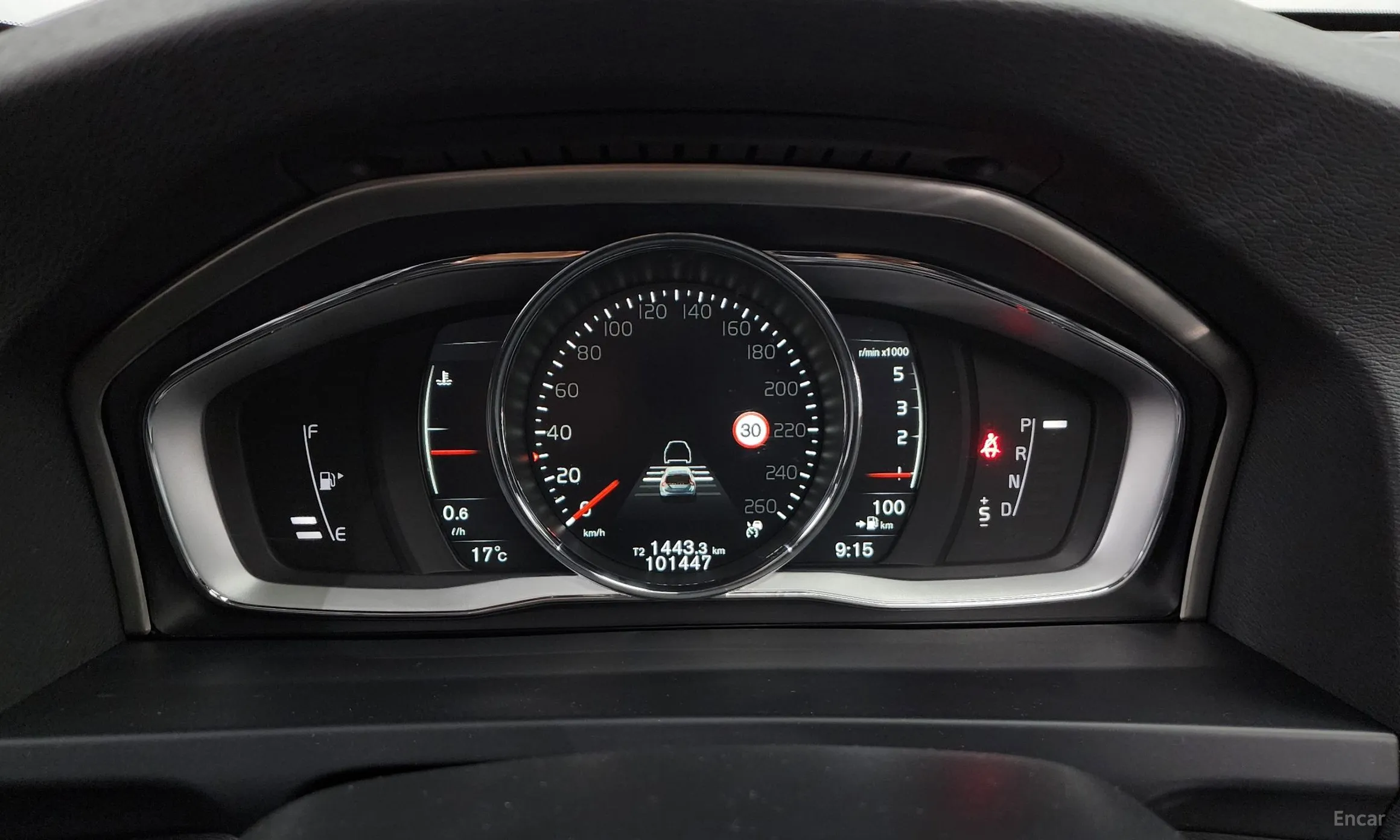 Volvo V60 превью 8