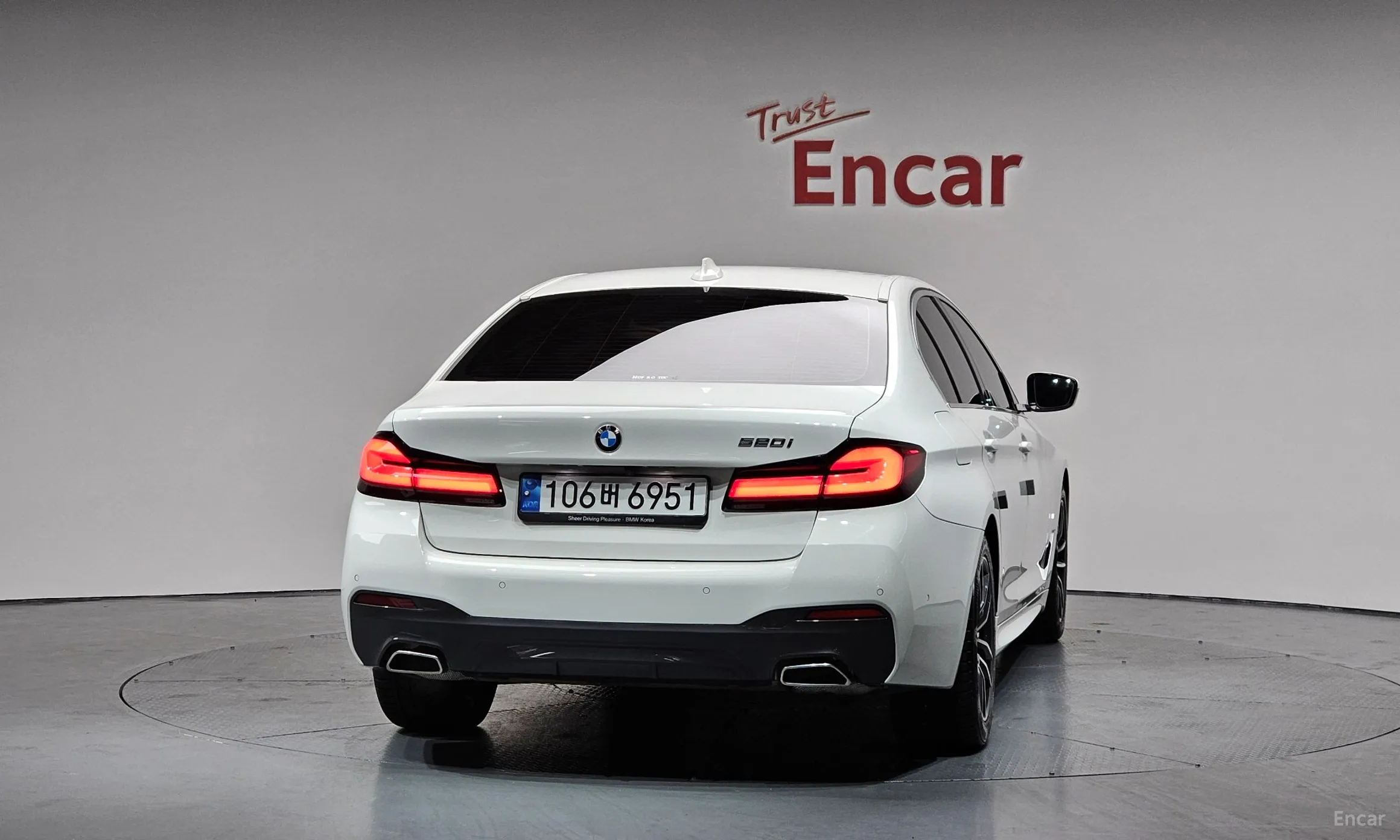 BMW 5 Series (G30) превью 3