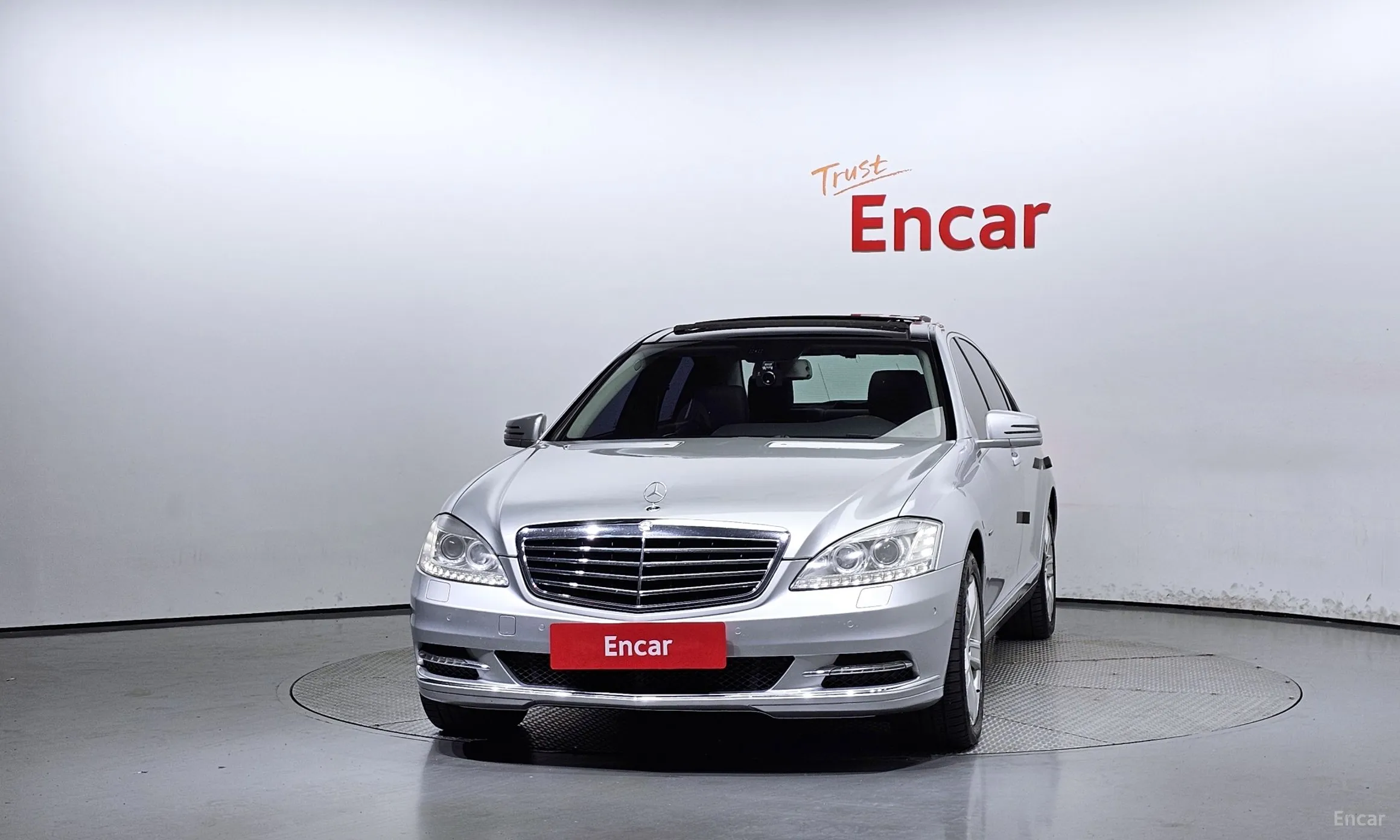 Mercedes Benz S-Class W221