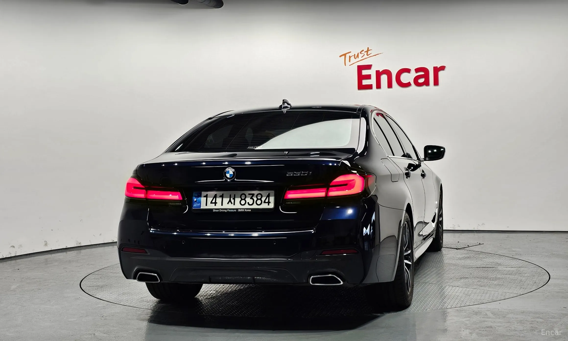 BMW 5 Series (G30) превью 3