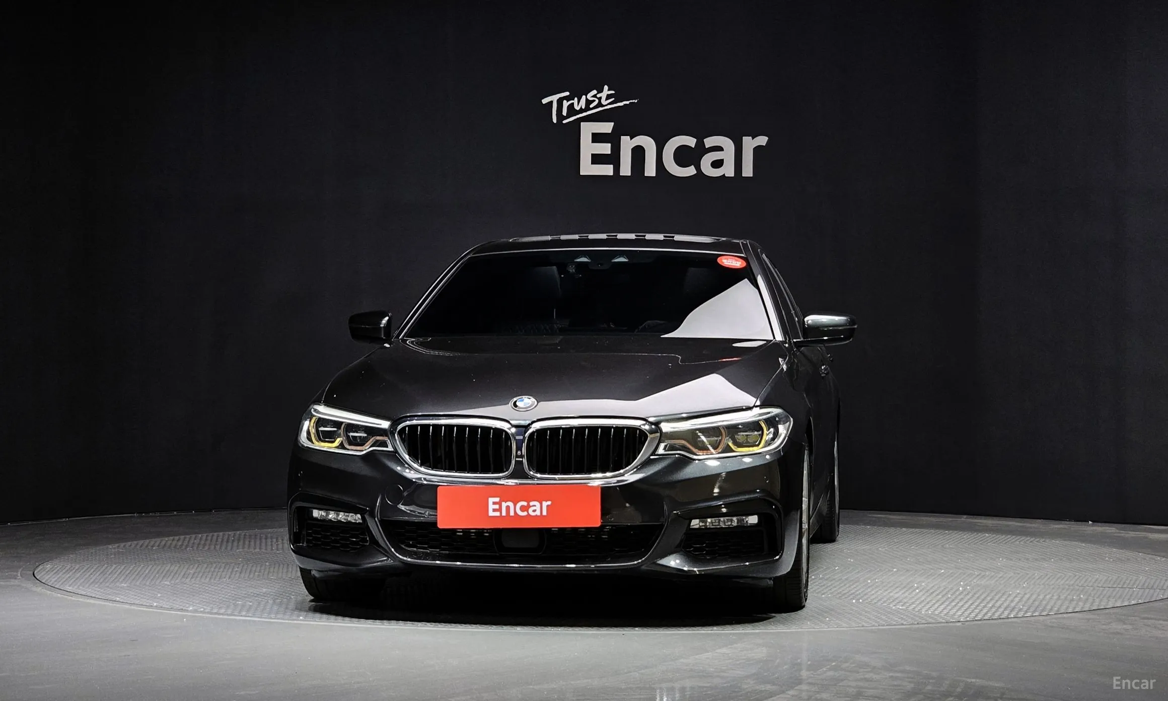 BMW 5 Series (G30) превью 2