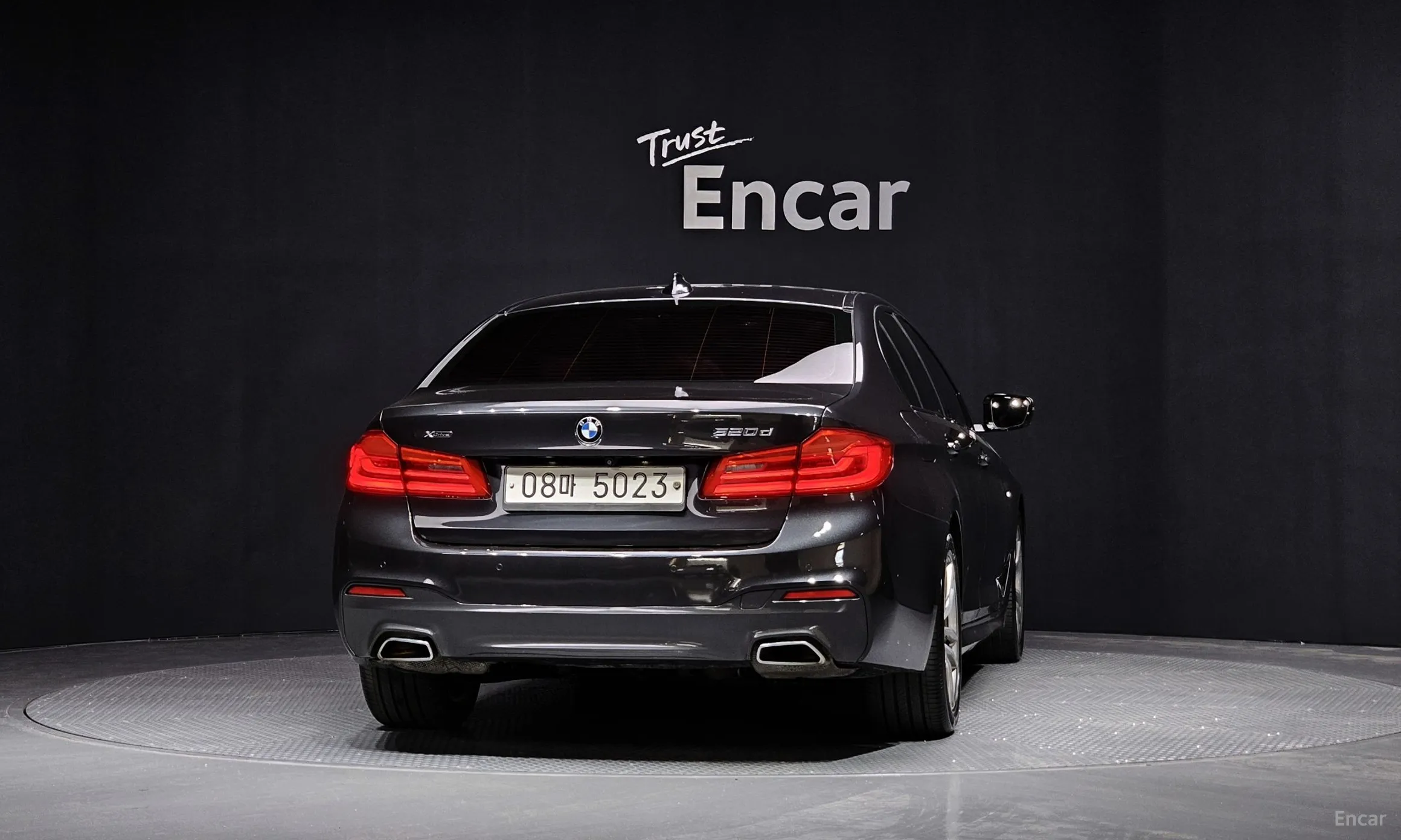 BMW 5 Series (G30) превью 3