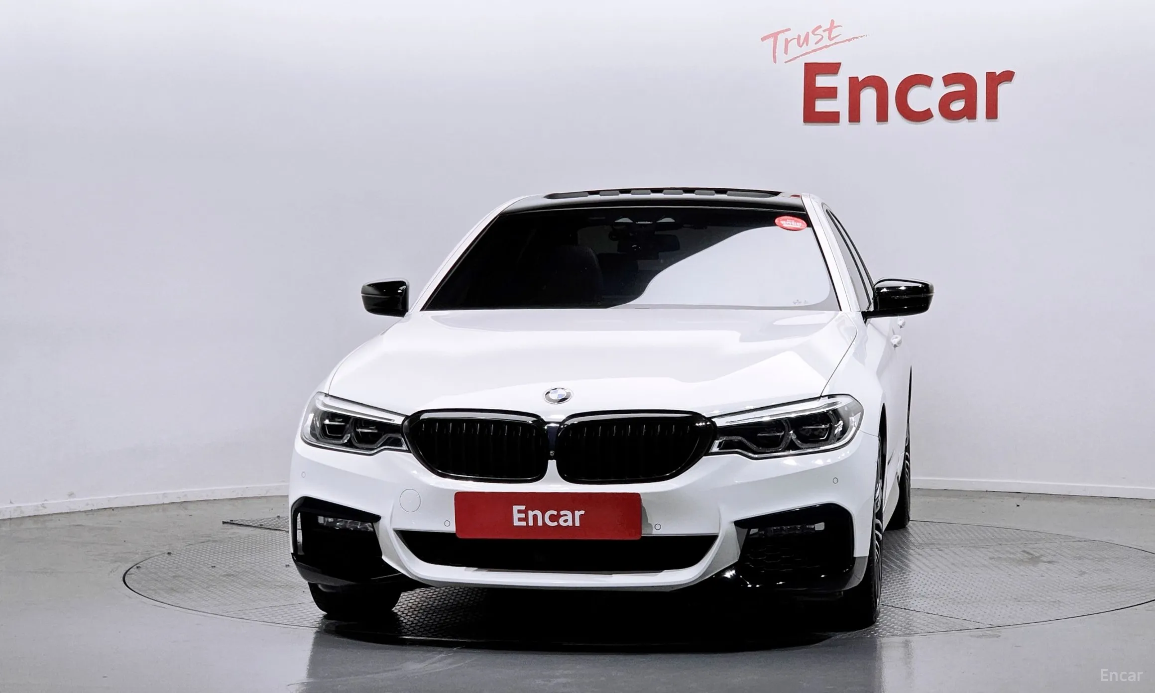 BMW 5 Series (G30) превью 2