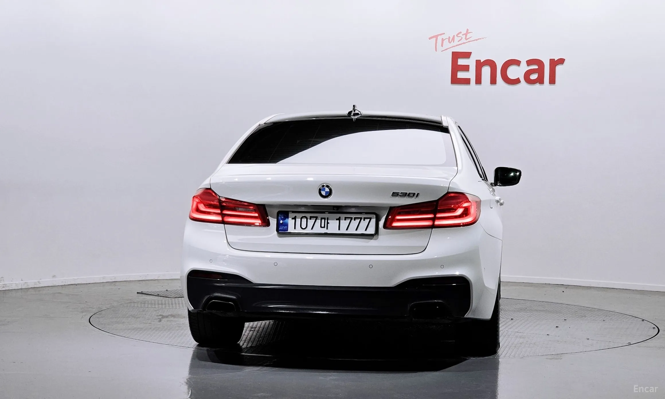 BMW 5 Series (G30) превью 3
