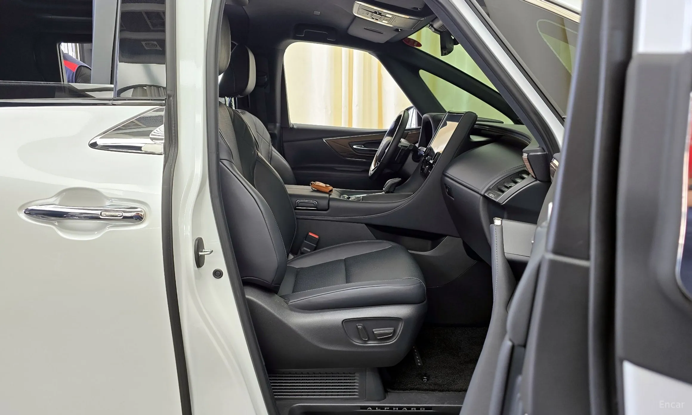 Toyota Alphard 4th Generation превью 11