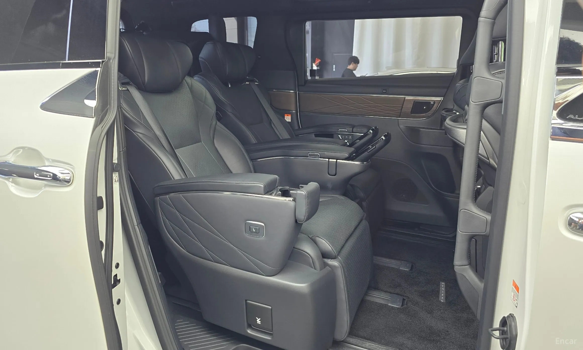 Toyota Alphard 4th Generation превью 12