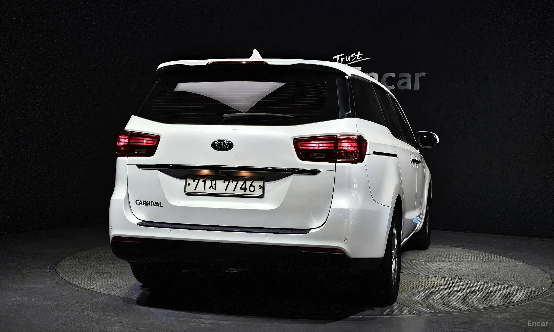 Kia Carnival превью 3