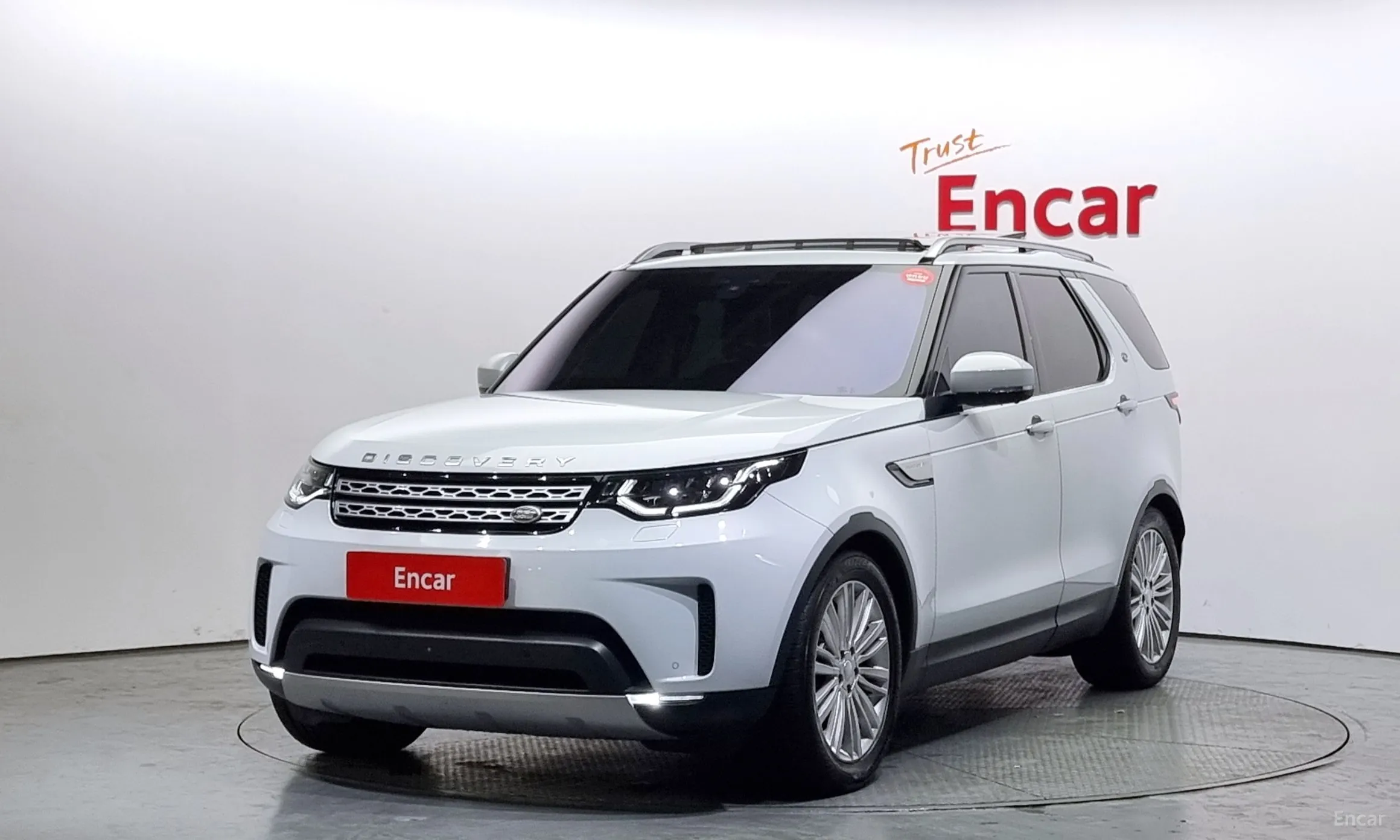 Land Rover Discovery 5