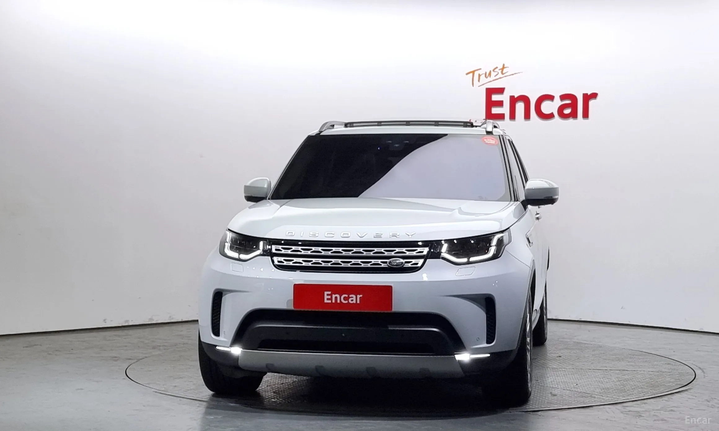 Land Rover Discovery 5