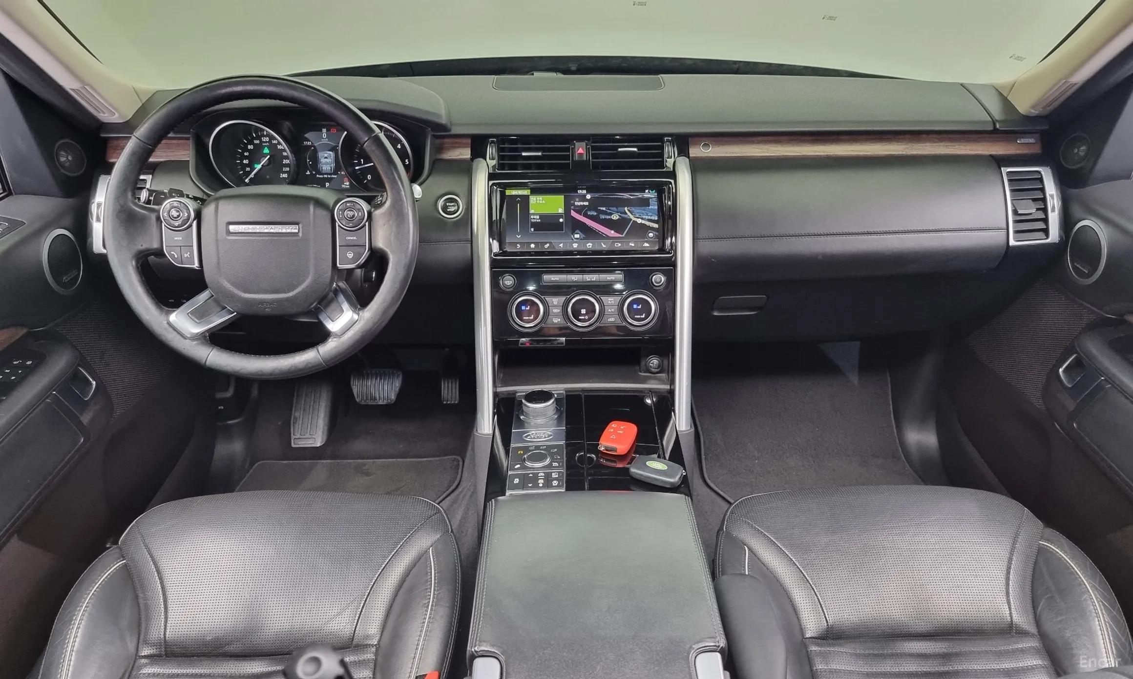 Land Rover Discovery 5 превью 4