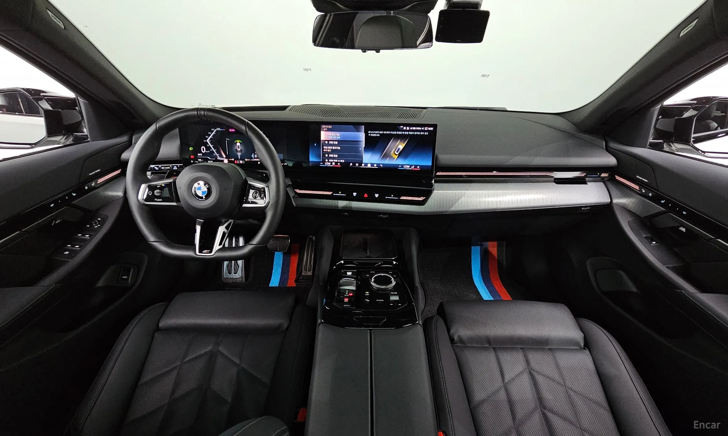 BMW 5 Series (G60) превью 4