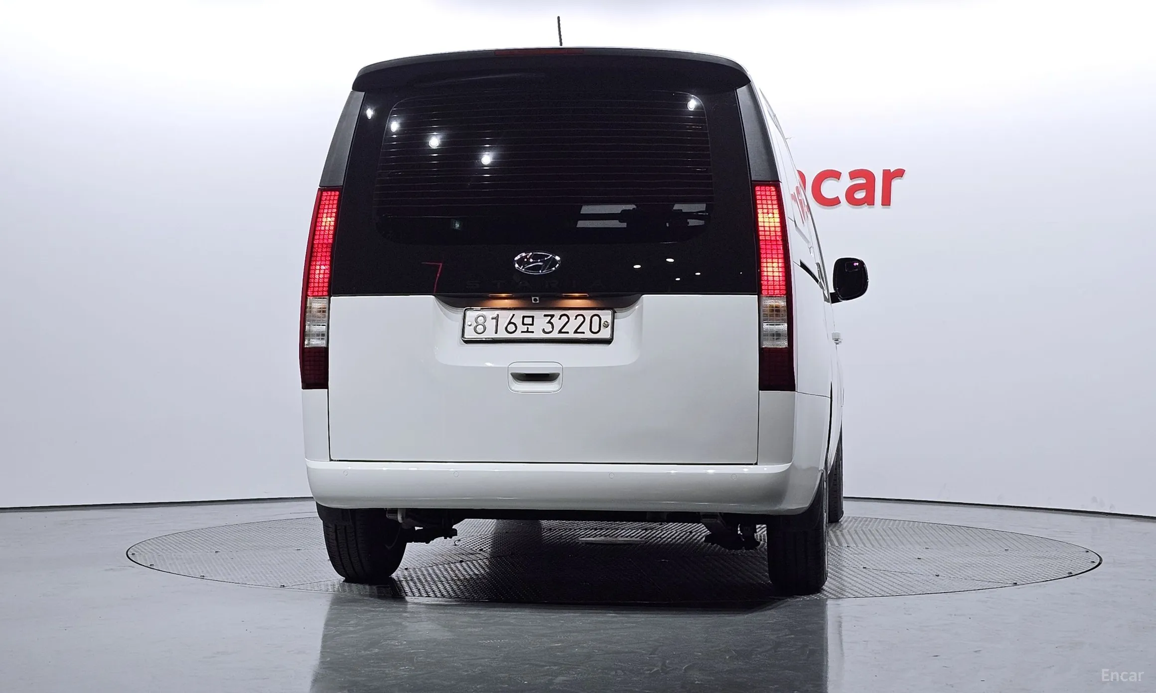 Hyundai Staria превью 3