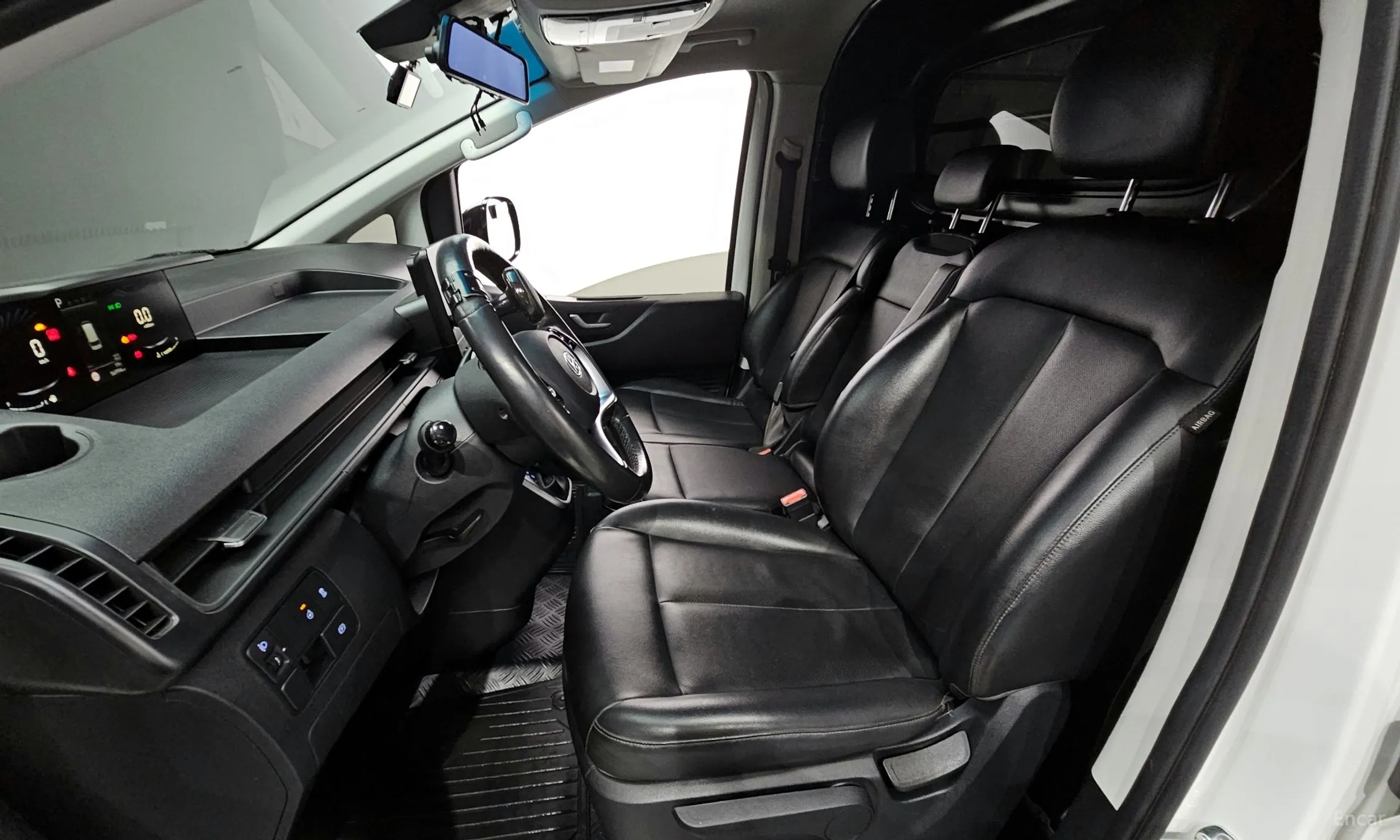 Hyundai Staria превью 4