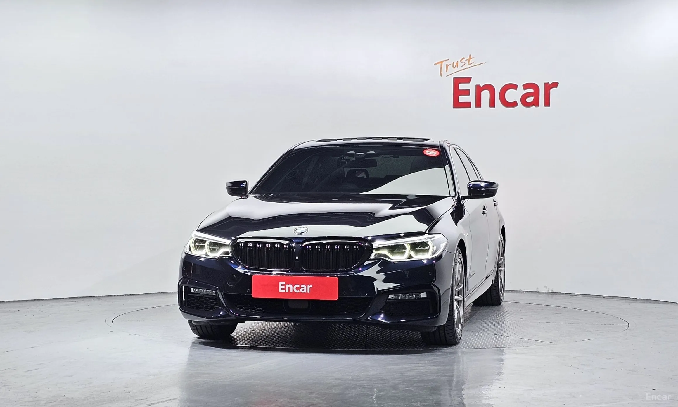 BMW 5 Series (G30) превью 2