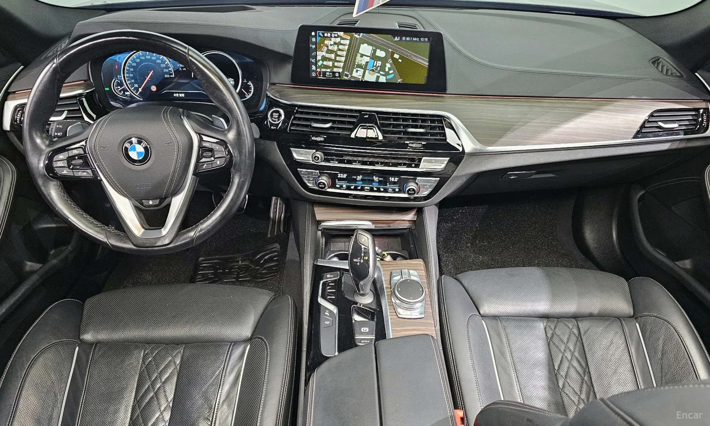 BMW 5 Series (G30) превью 4