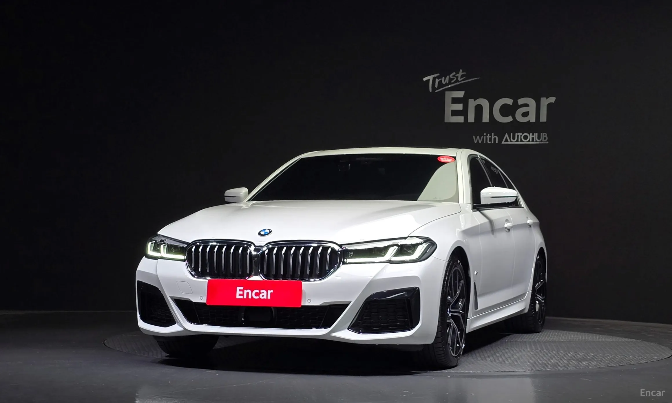 BMW 5 Series (G30) превью 2