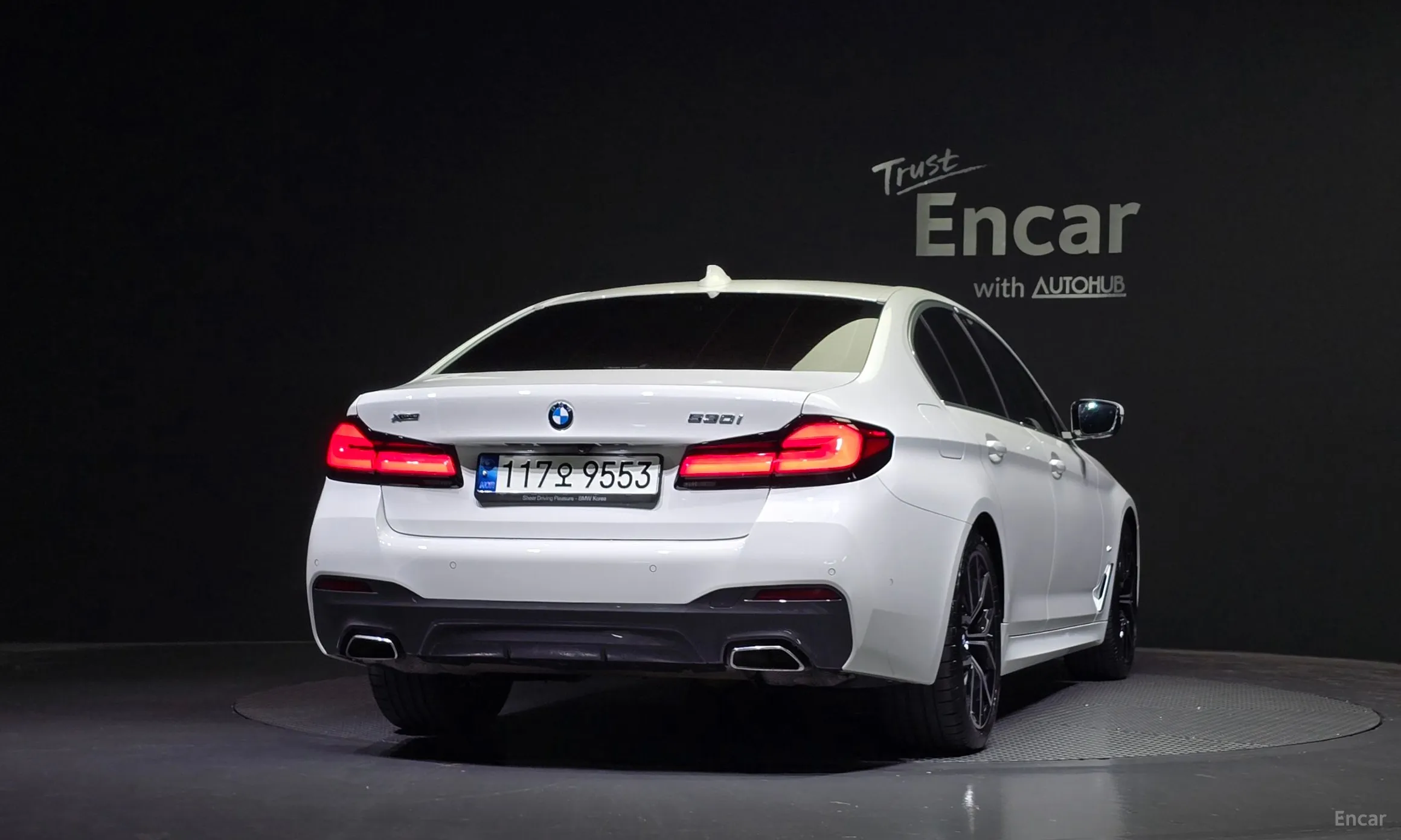 BMW 5 Series (G30) превью 3