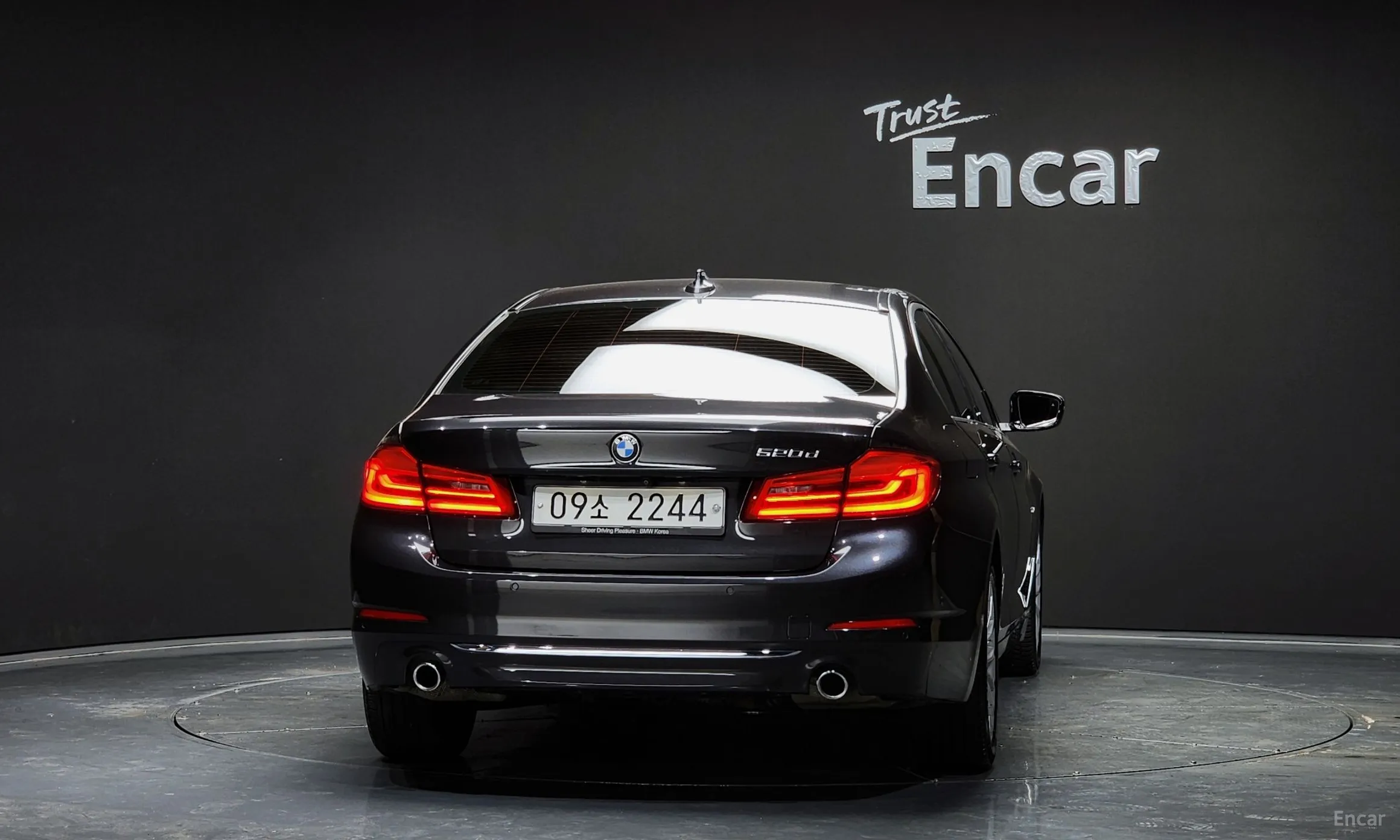 BMW 5 Series (G30) превью 3