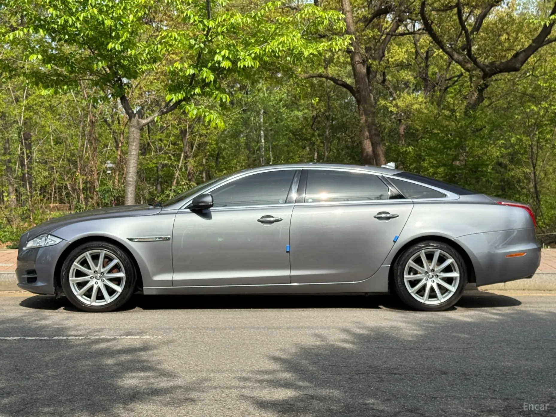 Jaguar All New XJ превью 3