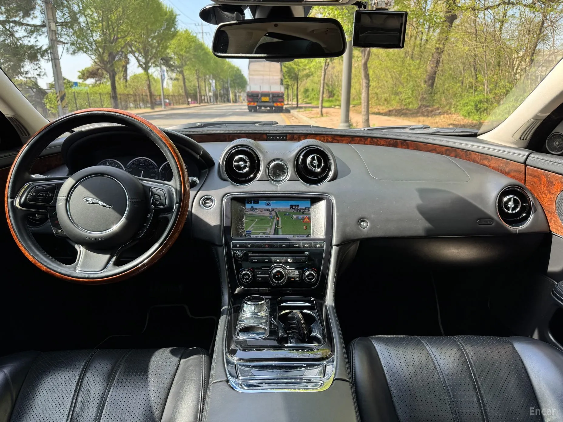 Jaguar All New XJ превью 6