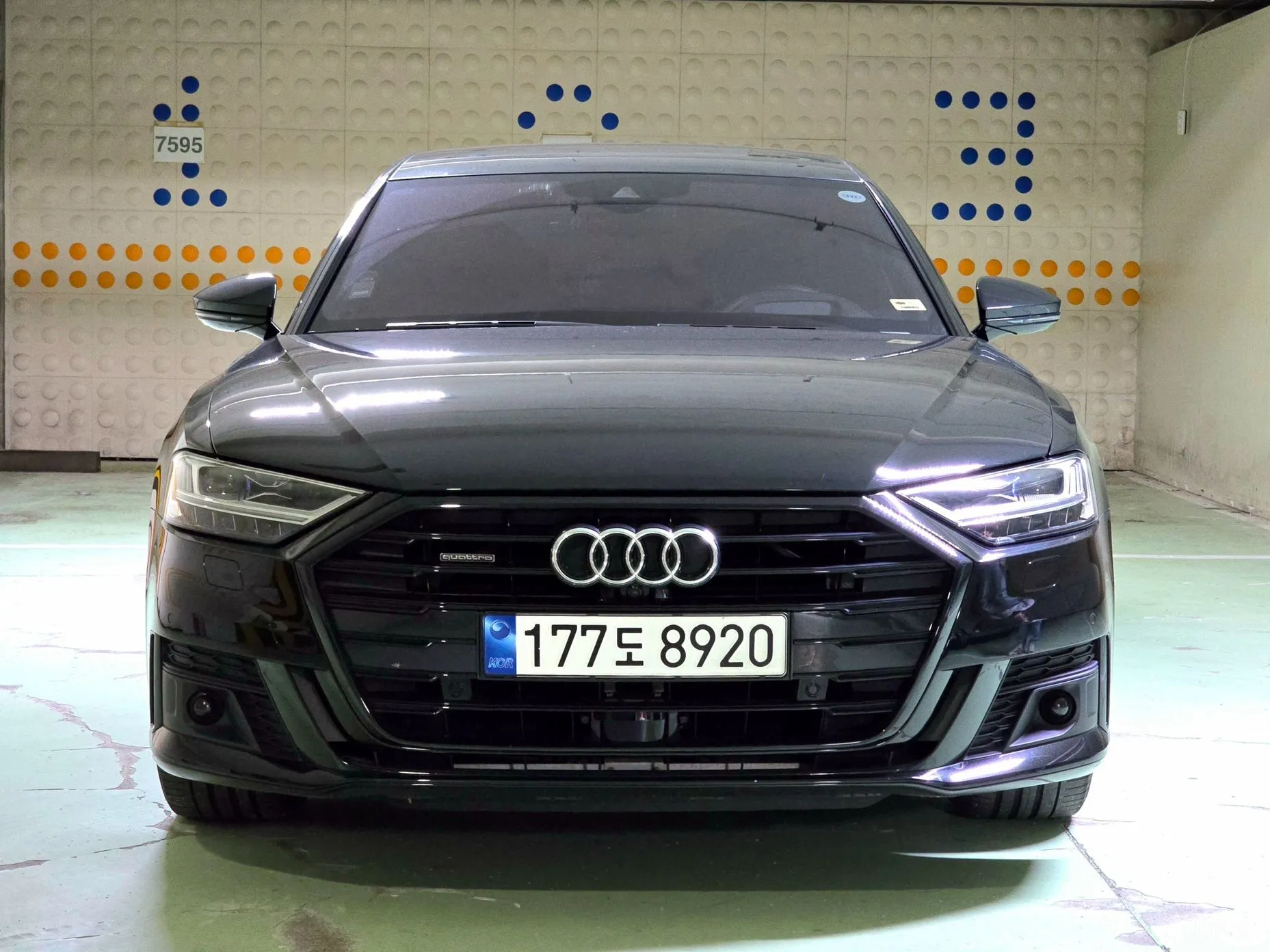 Audi A8 (D5)