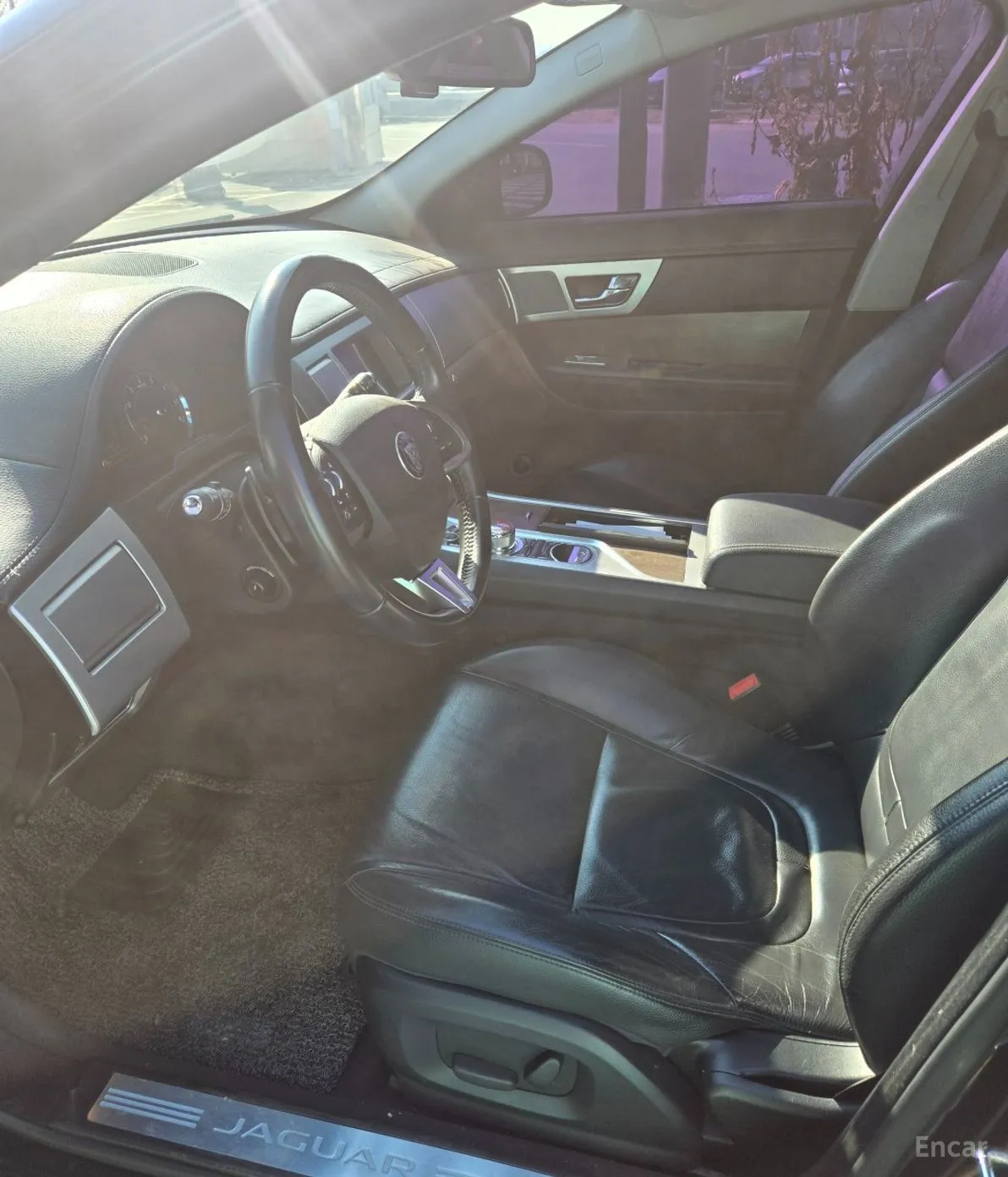 Jaguar New XF превью 12