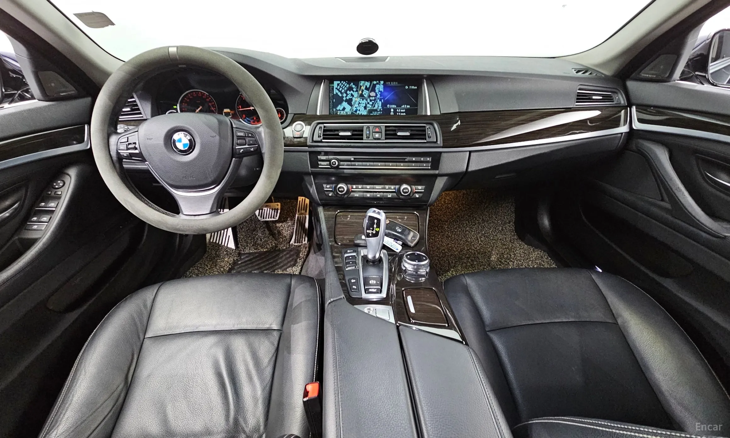 BMW 5 Series (F10) превью 4